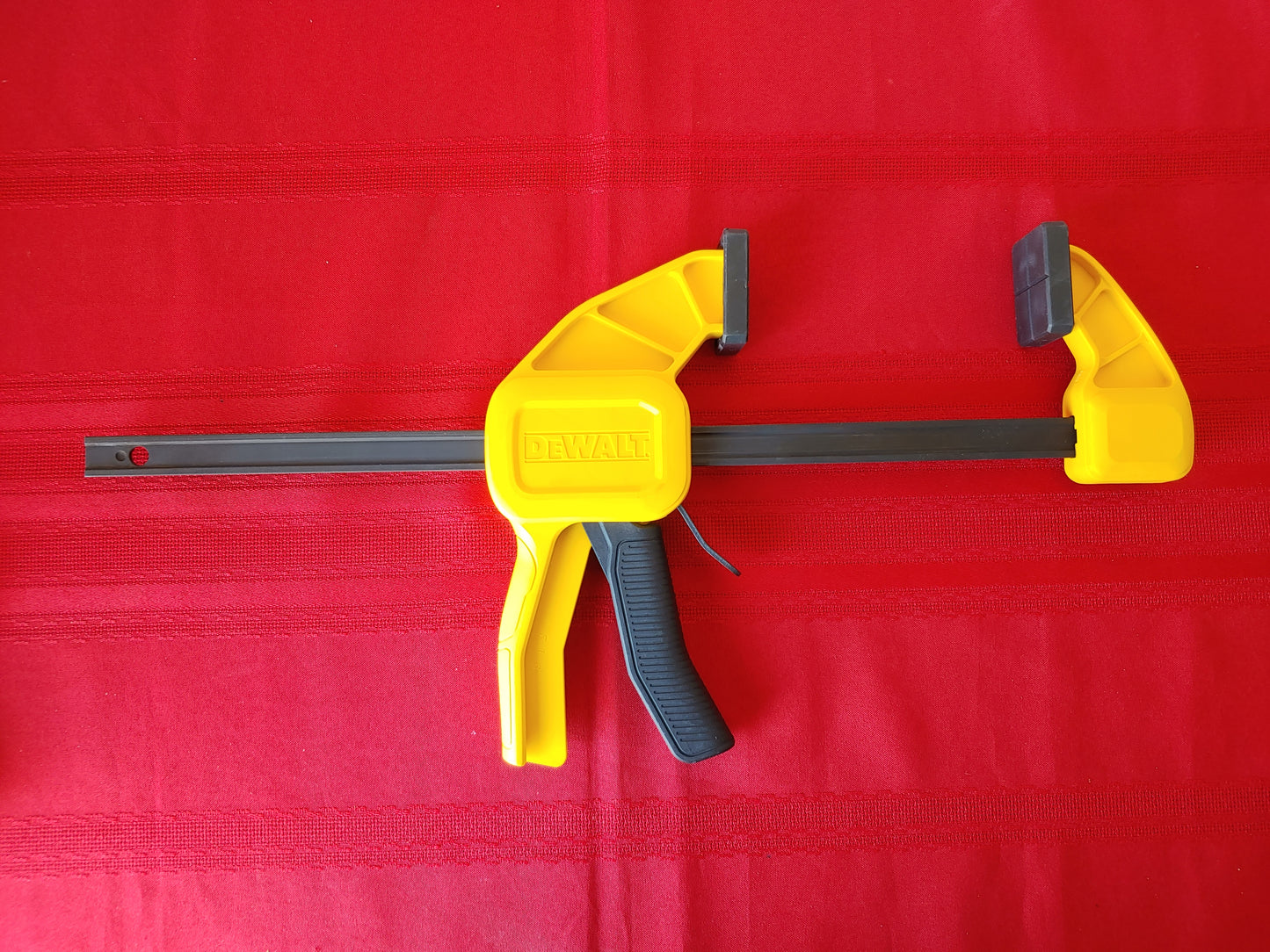 Clamp de sujeción 12 pulgadas - DEWALT (Nuevo)