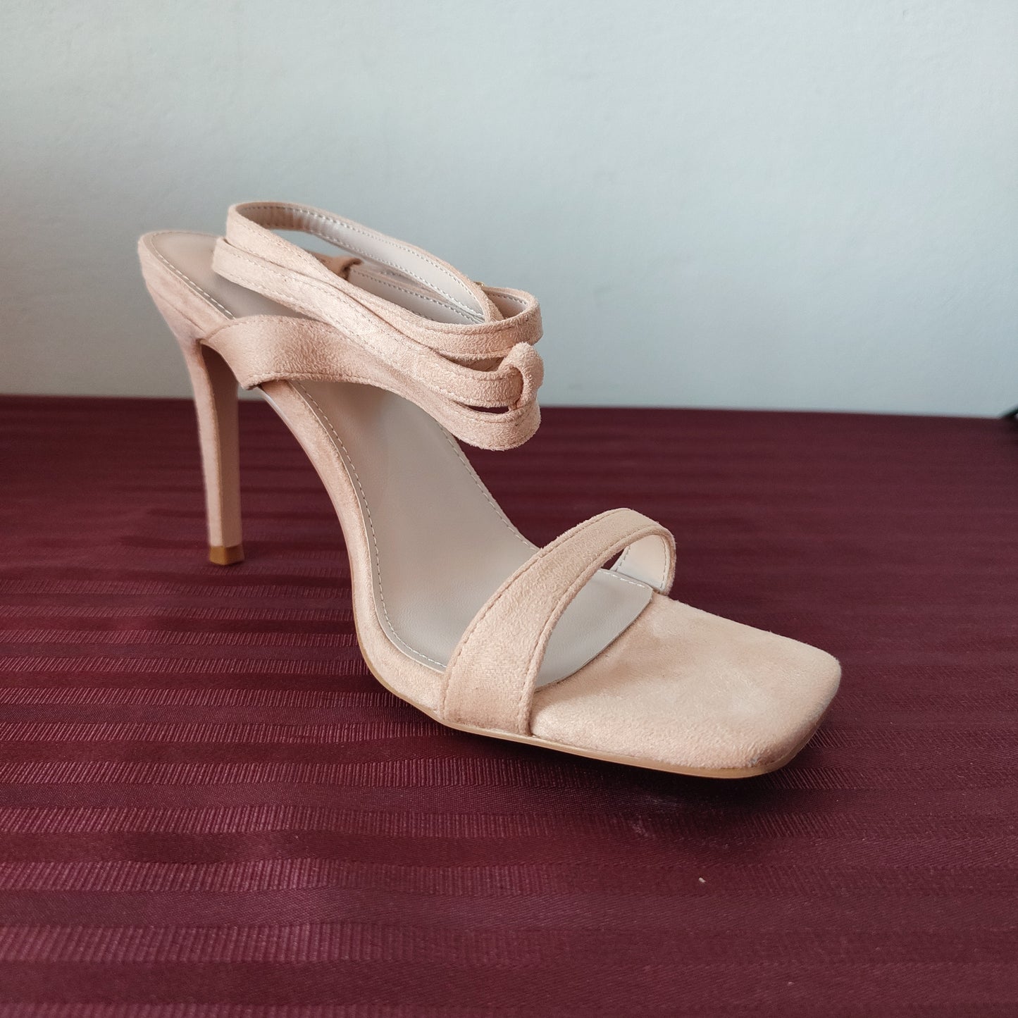 Zapatillas de gamuza color beige varias tallas - PiepieBuy (Nuevo)