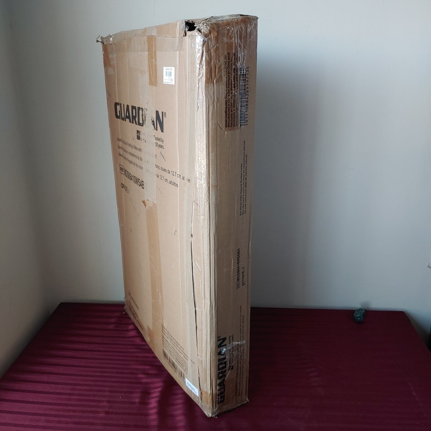 Caminadora/andadora con ruedas de 5" plegable y ligera - Guardian (Nuevo, caja abierta)