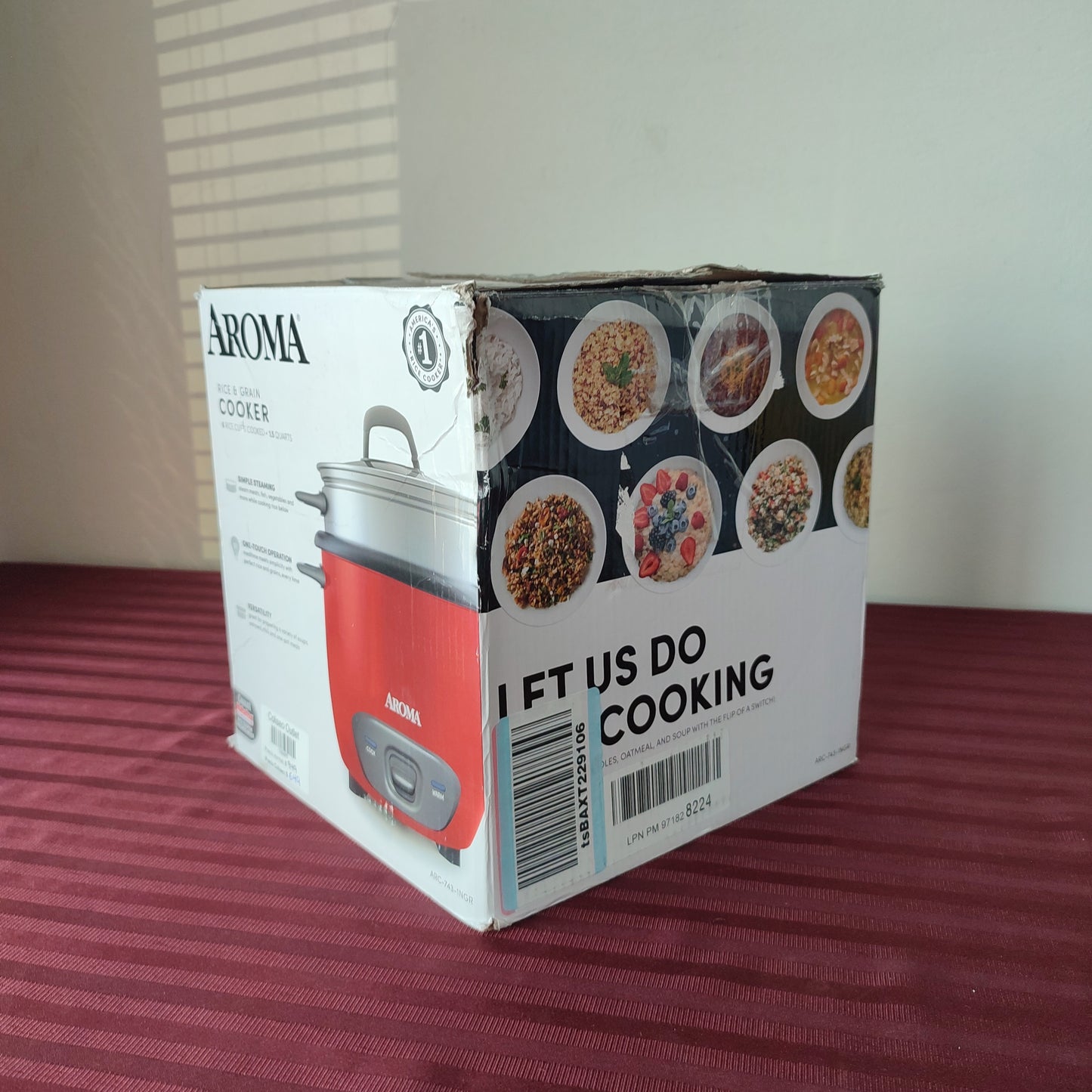Arrocera y vaporera color rojo de 6 tazas de arroz cocido - Aroma (Nuevo, caja abierta)