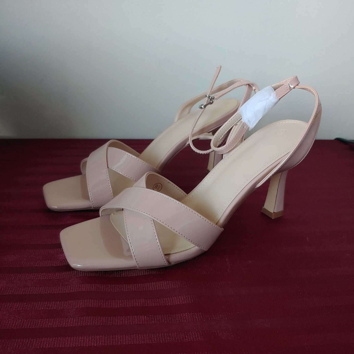 Zapatillas color nude varias tallas - (Nuevo)