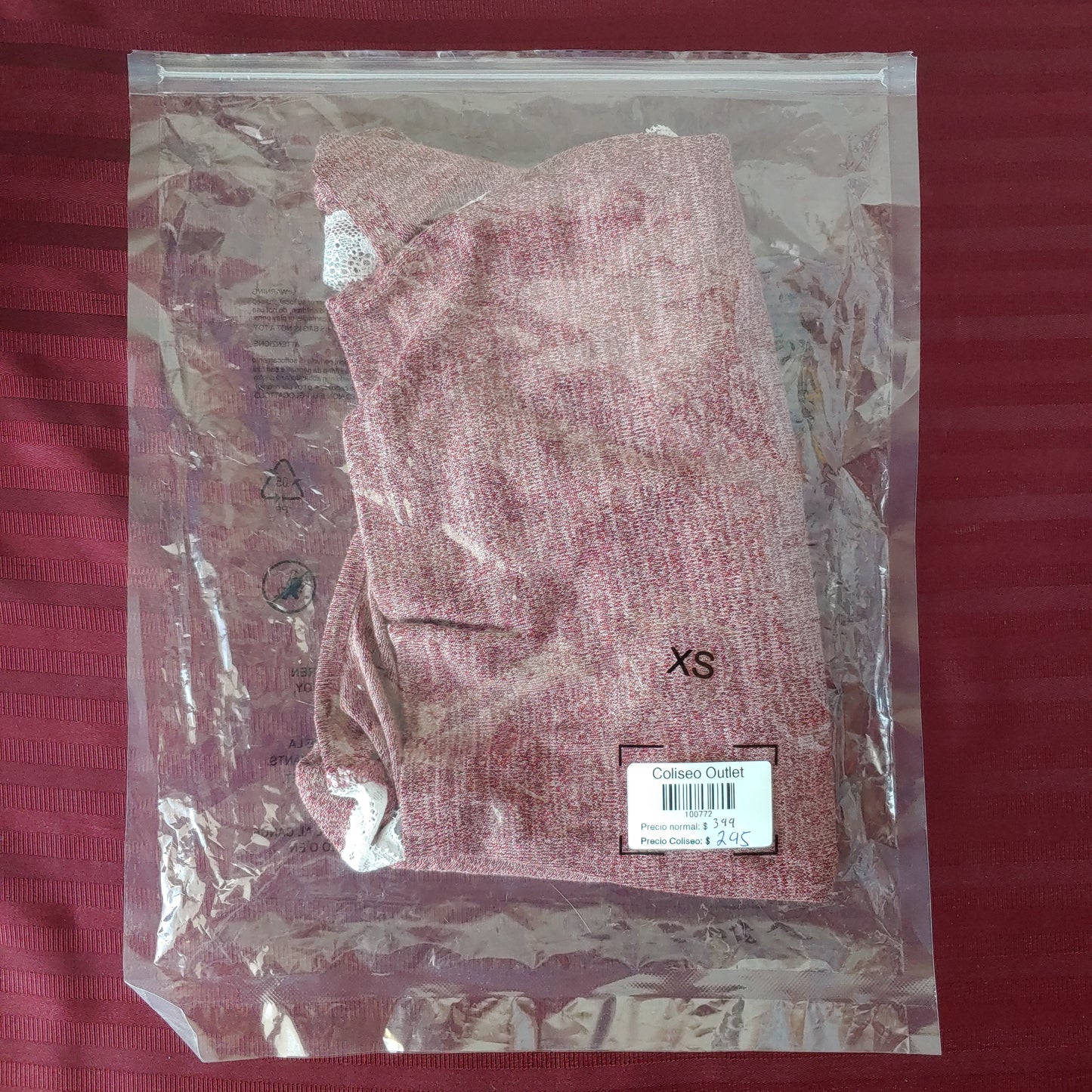 Blusa top manga larga color guinda con blanco talla XS (Nuevo)