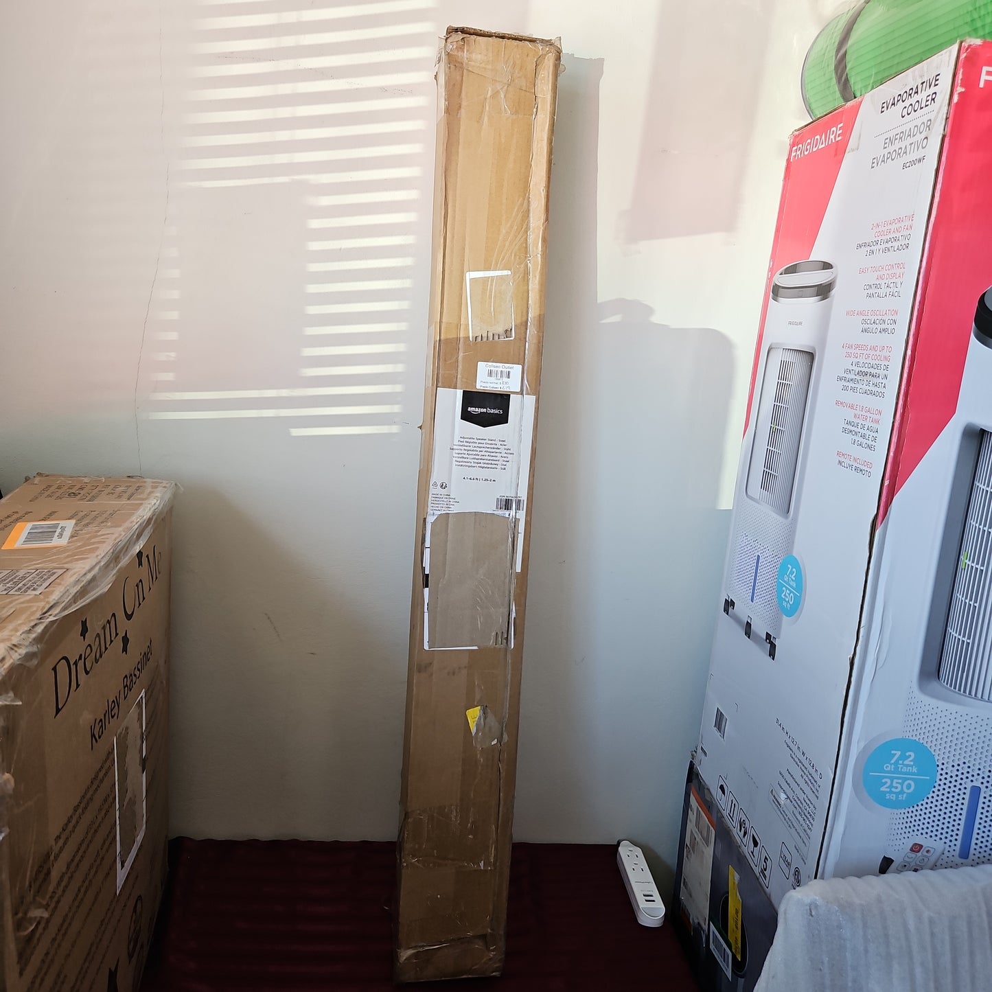 Trípode soporte para bocina, ajustable de 2 m - Amazon Basics (Nuevo, caja abierta)