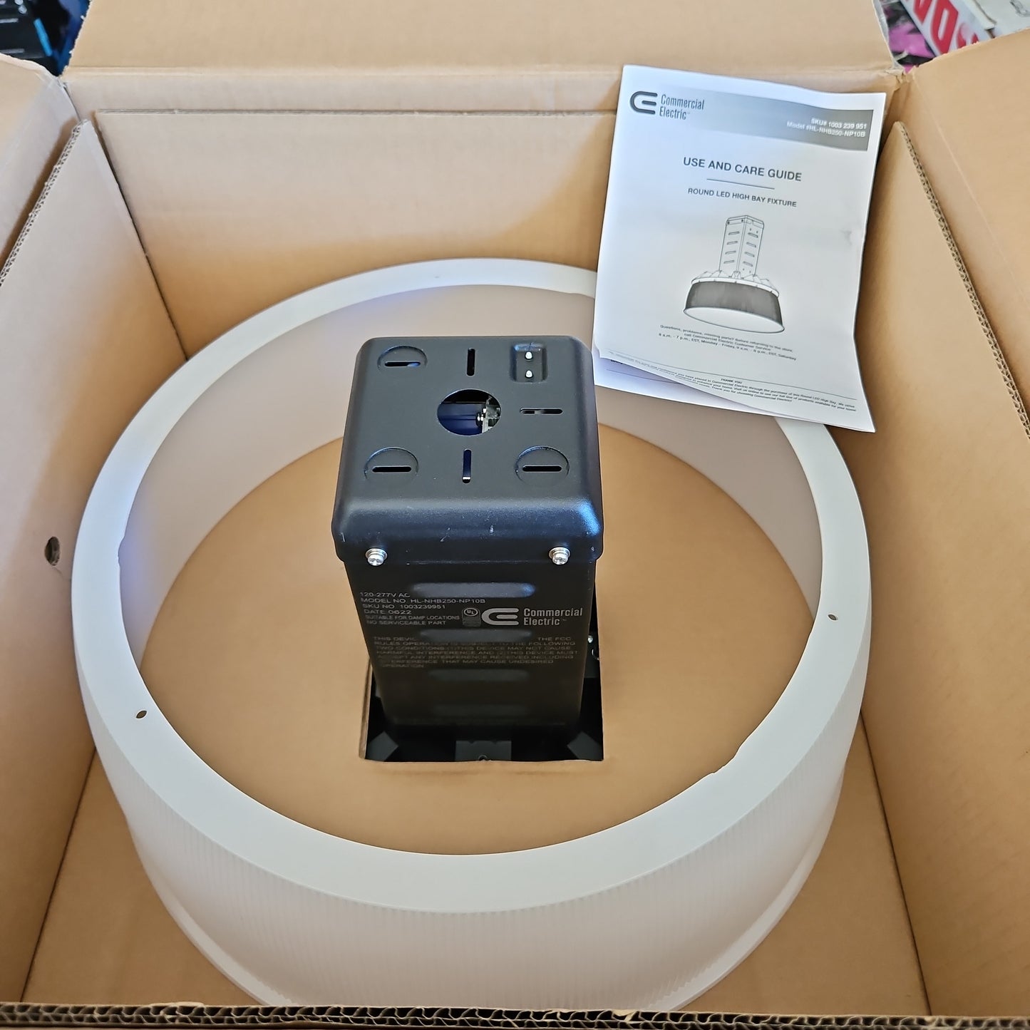 Lámpara LED 16" tipo industrial high bay regulable - Commercial Electric (Nuevo, caja abierta)