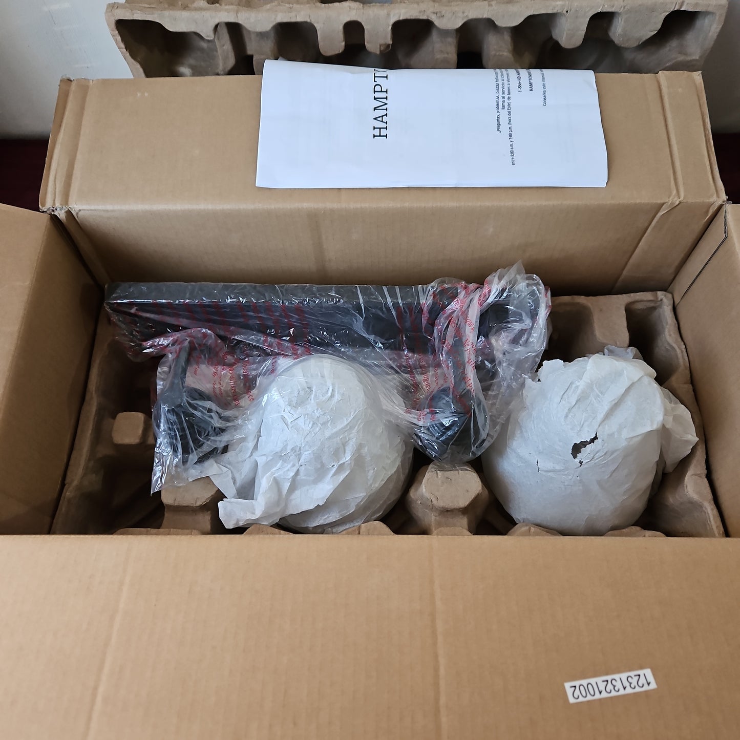 Lámpara de tocador de 2 luces - Hampton Bay Manor (Nuevo, caja abierta)