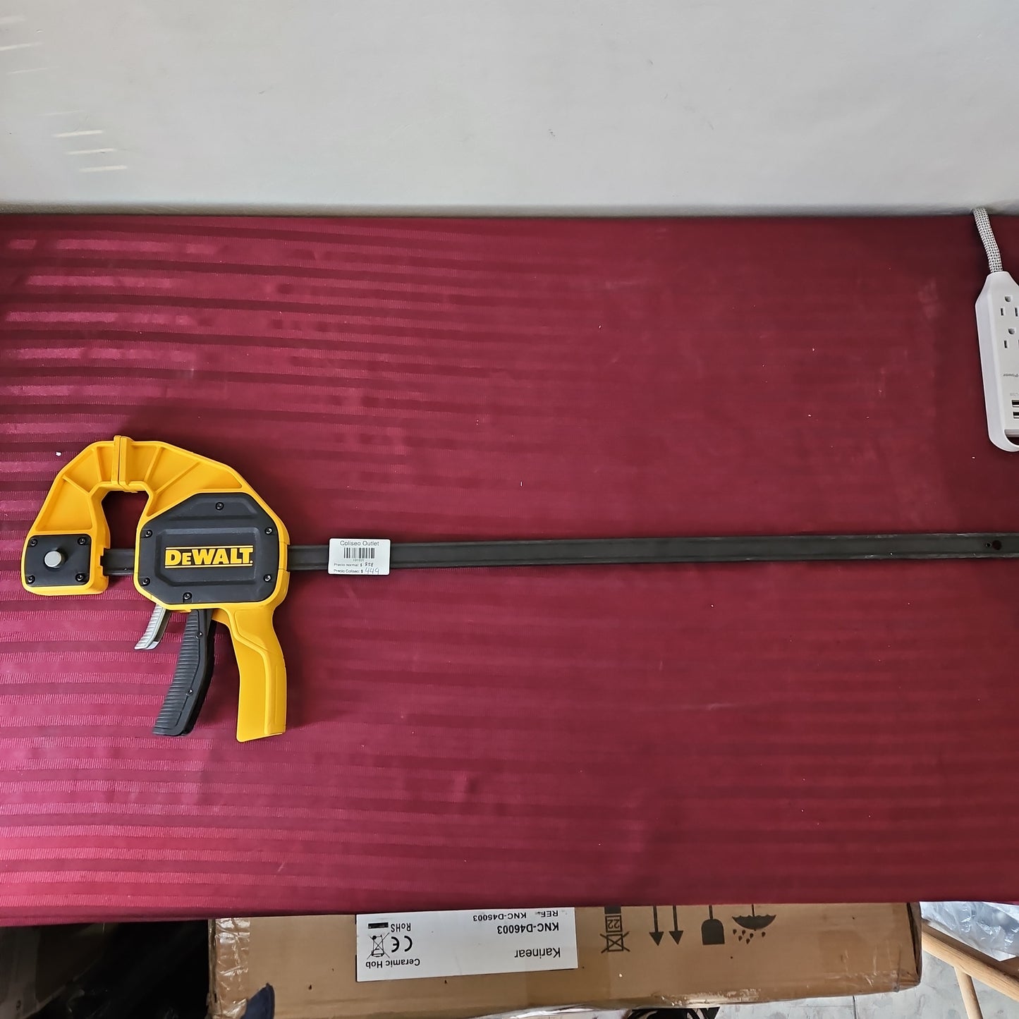 Clamp de sujeción 24 pulgadas - DEWALT (Nuevo, faltan dos gomas)