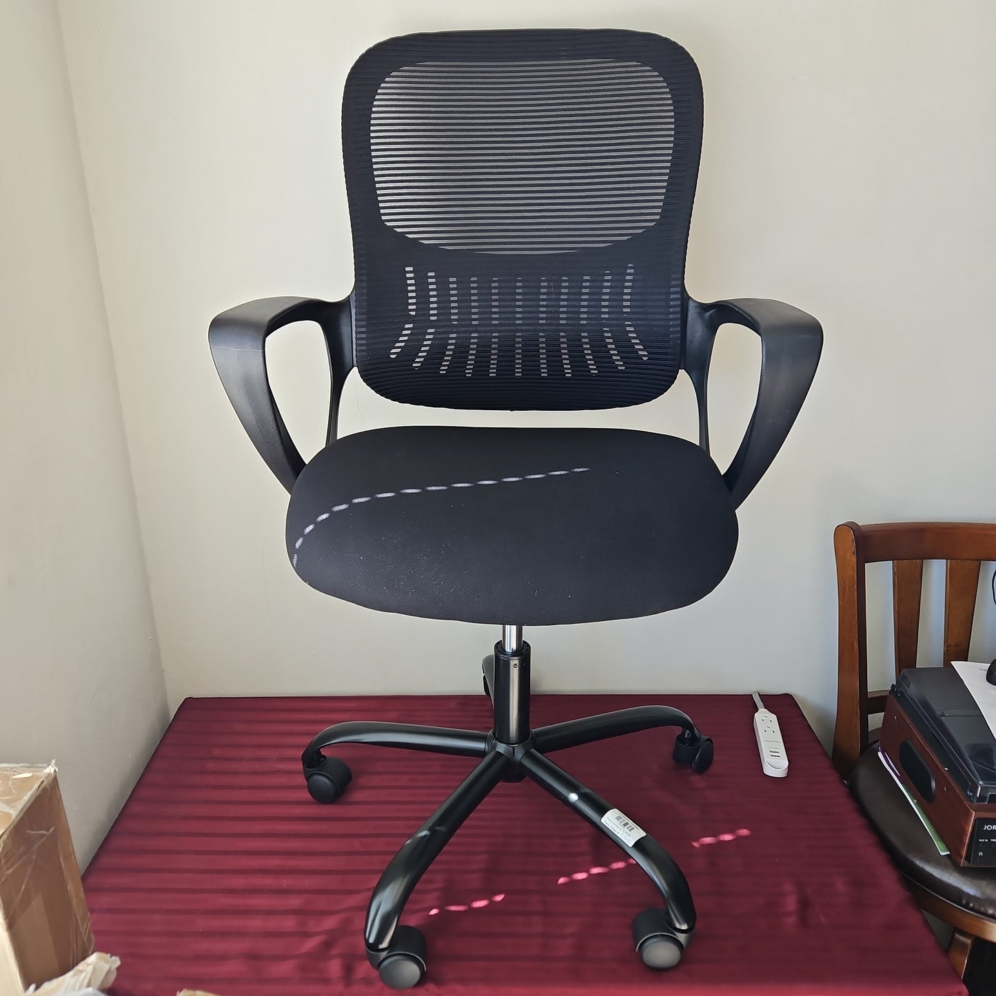 Silla para escritorio giratoria color negro de altura ajustable - NEWBULIG (Nuevo)