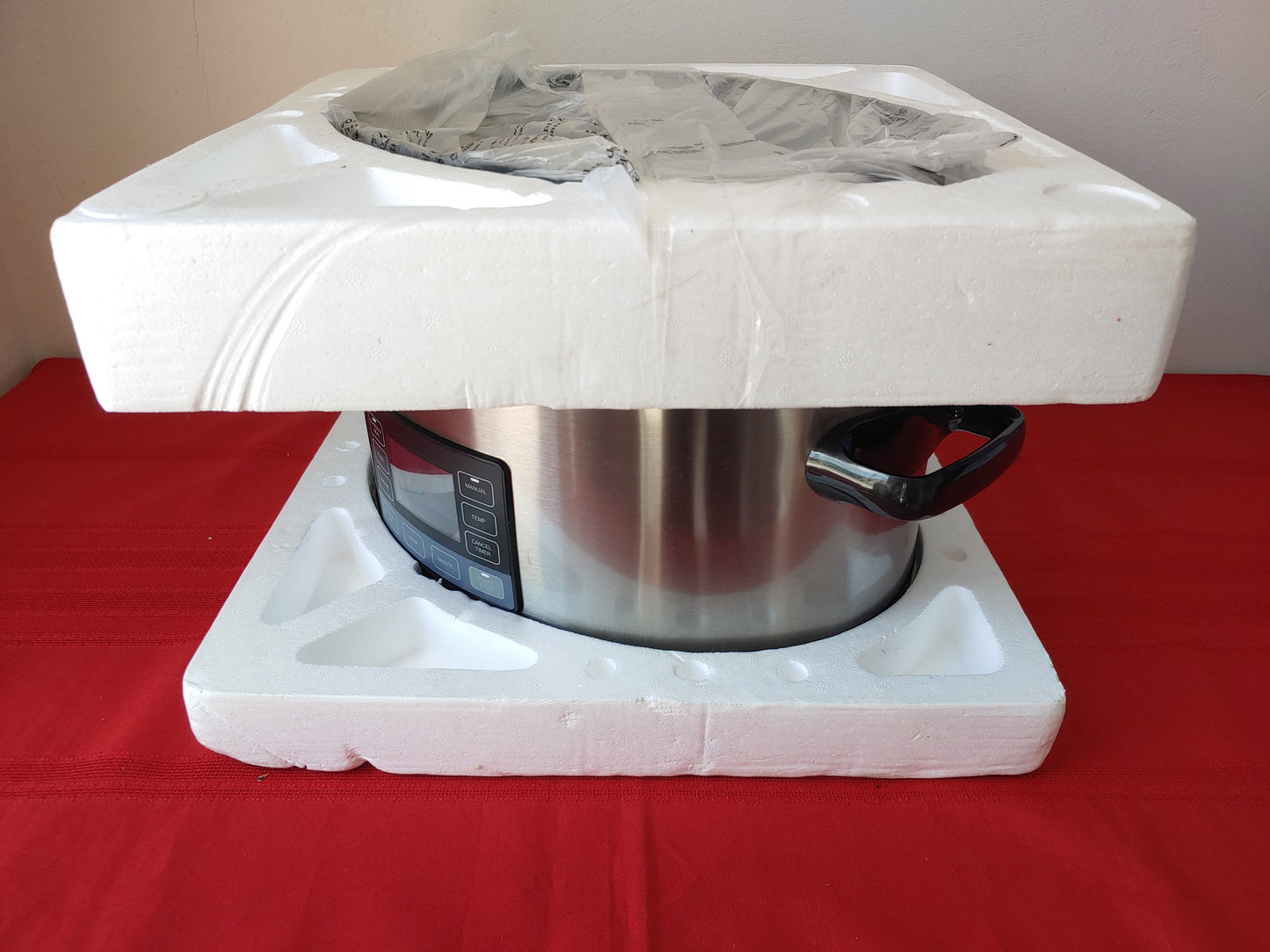 Olla de cocción lenta digital de 6.6 litros con tapa de bloqueo - Crockpot (Nuevo, caja abierta)