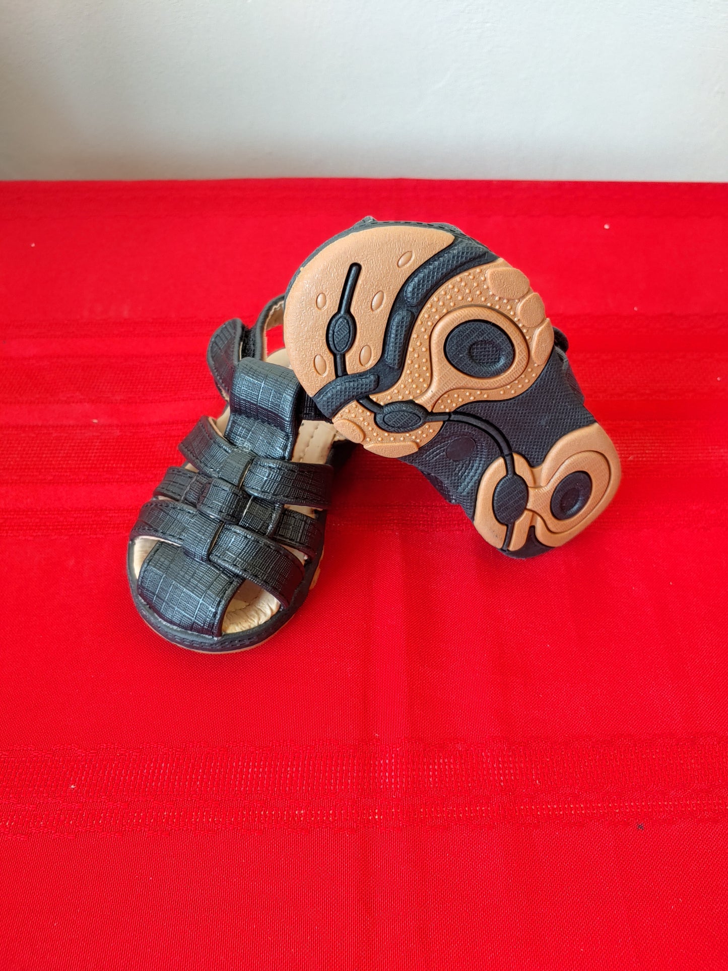 Sandalias Easy USA, Niño Talla 5 US (Nuevo)