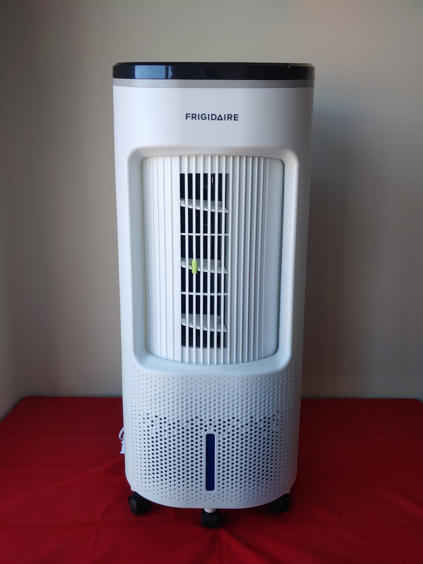Enfriador de aire evaporativo 6.8L portátil con control remoto 350 CFM - Frigidaire (Nuevo, caja abierta)