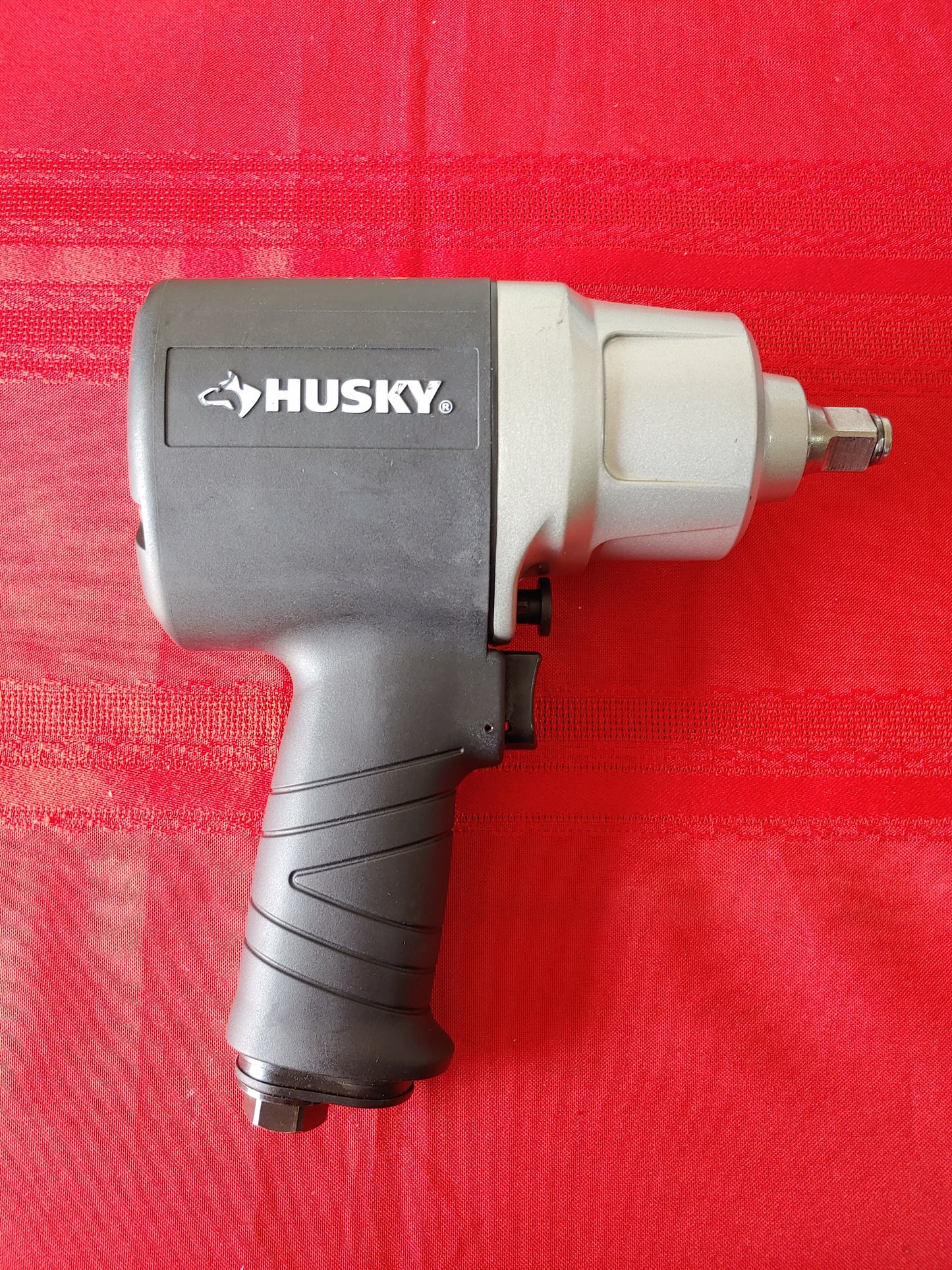 Llave de impacto neumática 1/2", 800 libras/pie - Husky (Nuevo, caja abierta)