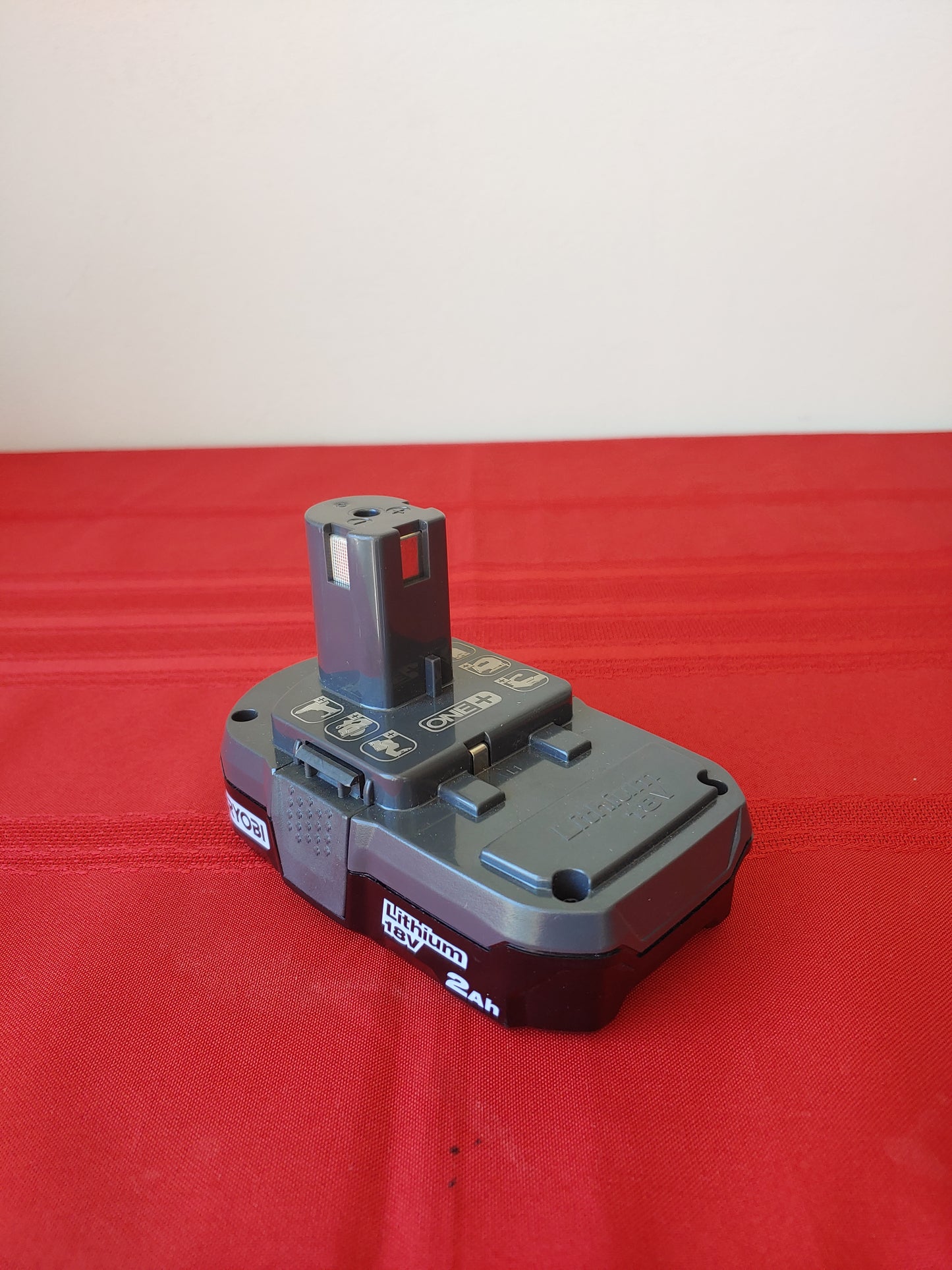 Batería One+ 18 V de 2 Ah - Ryobi (Nuevo, sin empaque)