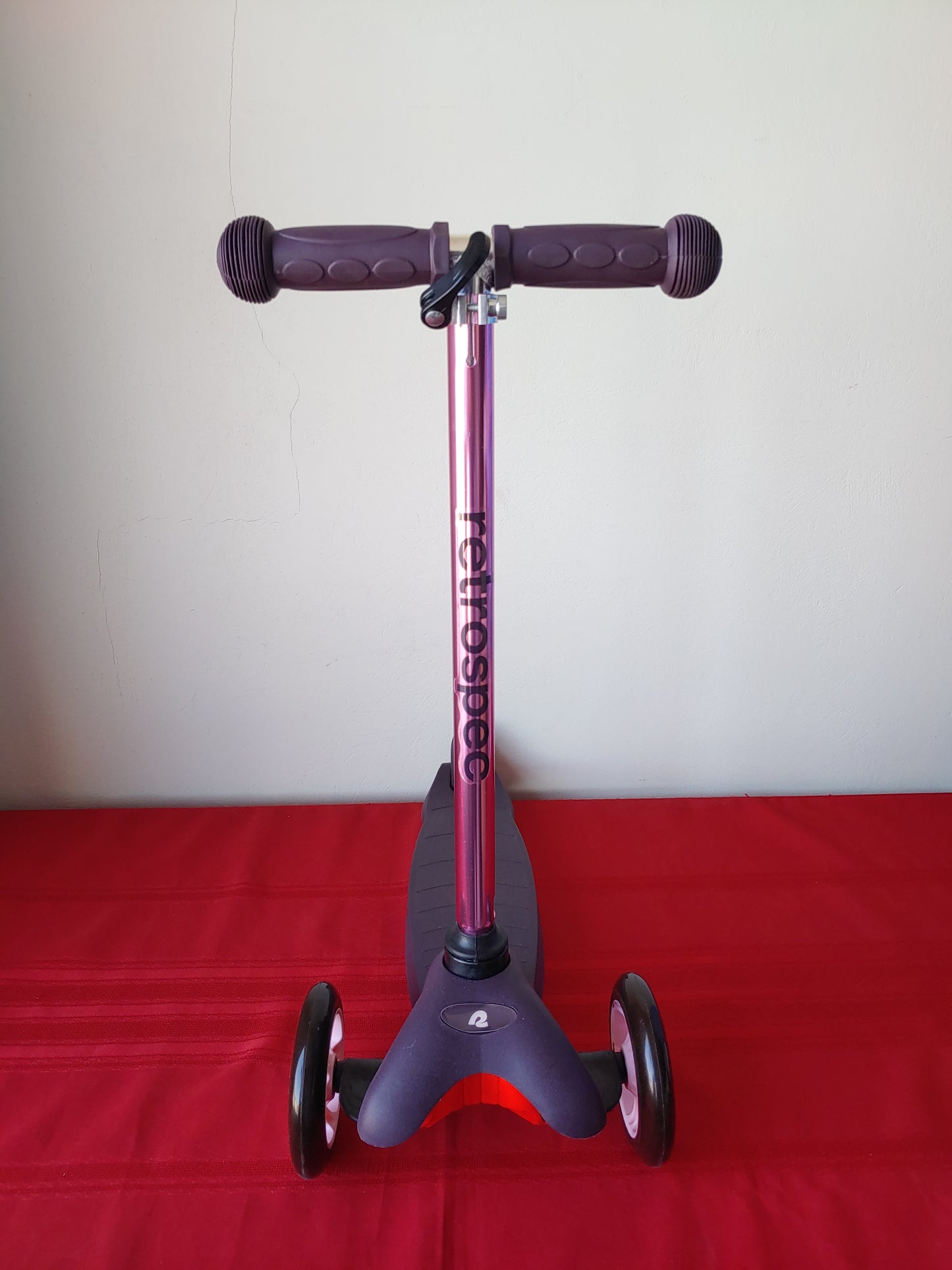 Scooter de 3 ruedas para niños color morado/rosa - Retrospec Chipmunk (Nuevo, caja abierta)