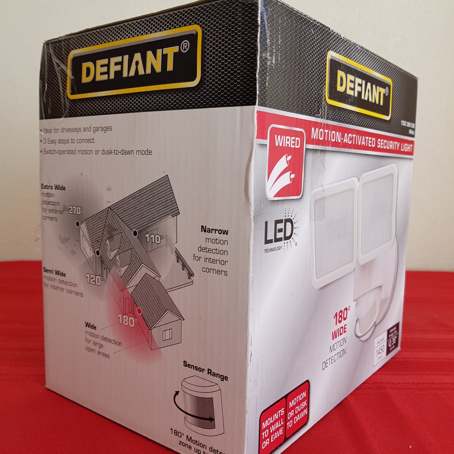 Lámpara de seguridad con sensor de movimiento LED - Defiant (Nuevo, caja abierta)
