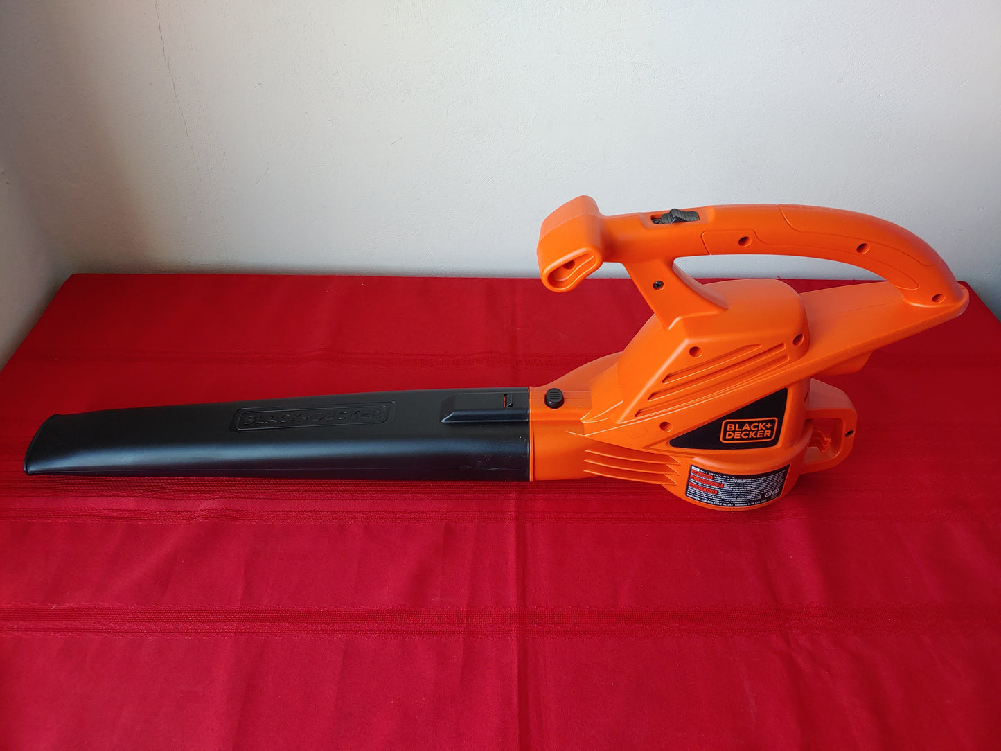 Sopladora eléctrica de 7 A, 180 mph - Black+Decker (Nuevo, sin caja)