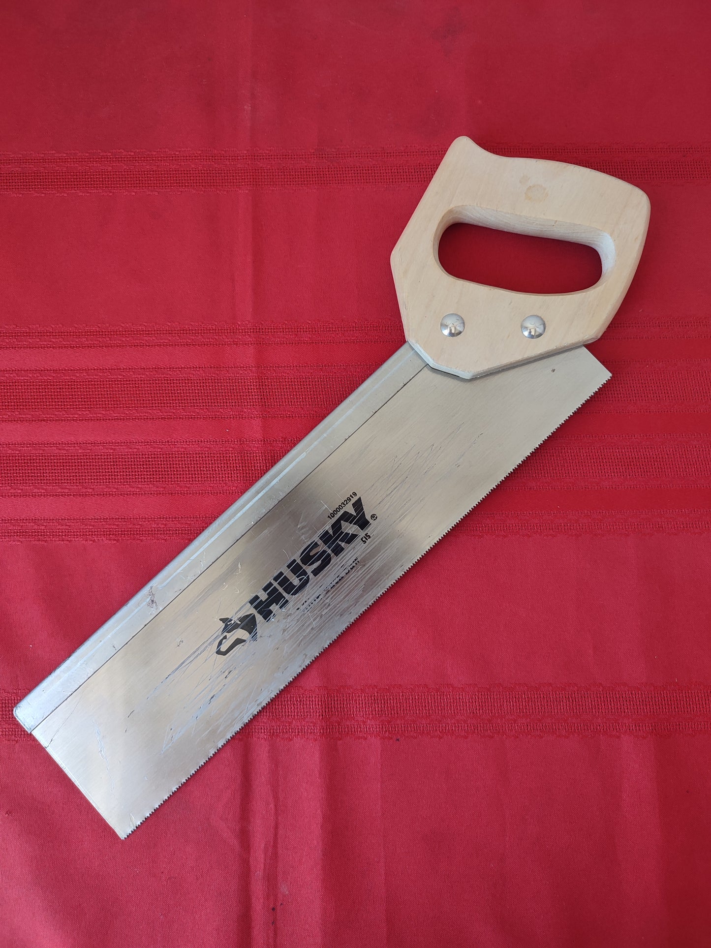 Serrucho de costilla de 14" con mango de madera - Husky (Nuevo, sin empaque)