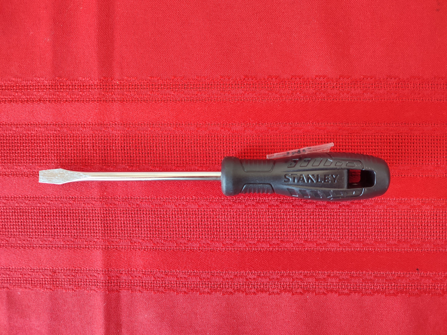 Destornillador plano de 19 cm color negro - Stanley (Nuevo)
