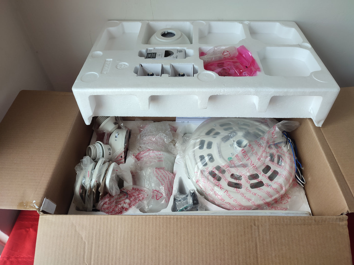 Ventilador de techo de 52" - Harbor Breeze Notus (Nuevo, caja abierta)