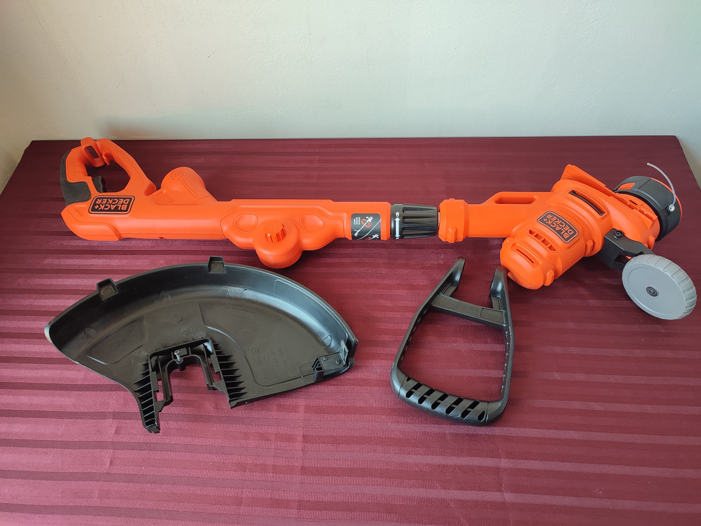 Desbrozadora eléctrica 6.5 A de 14" - Black+Decker (Nuevo, caja abierta)