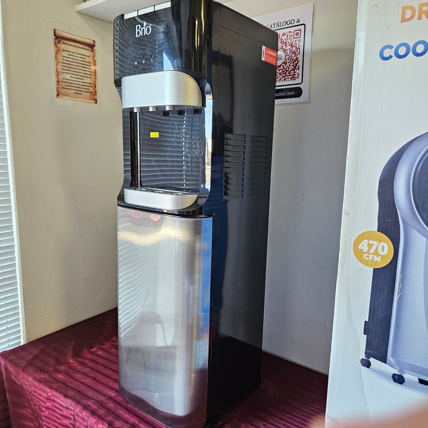 Enfriador/Dispensador de agua de carga inferior de acero inoxidable - Brío (Nuevo, sin caja)