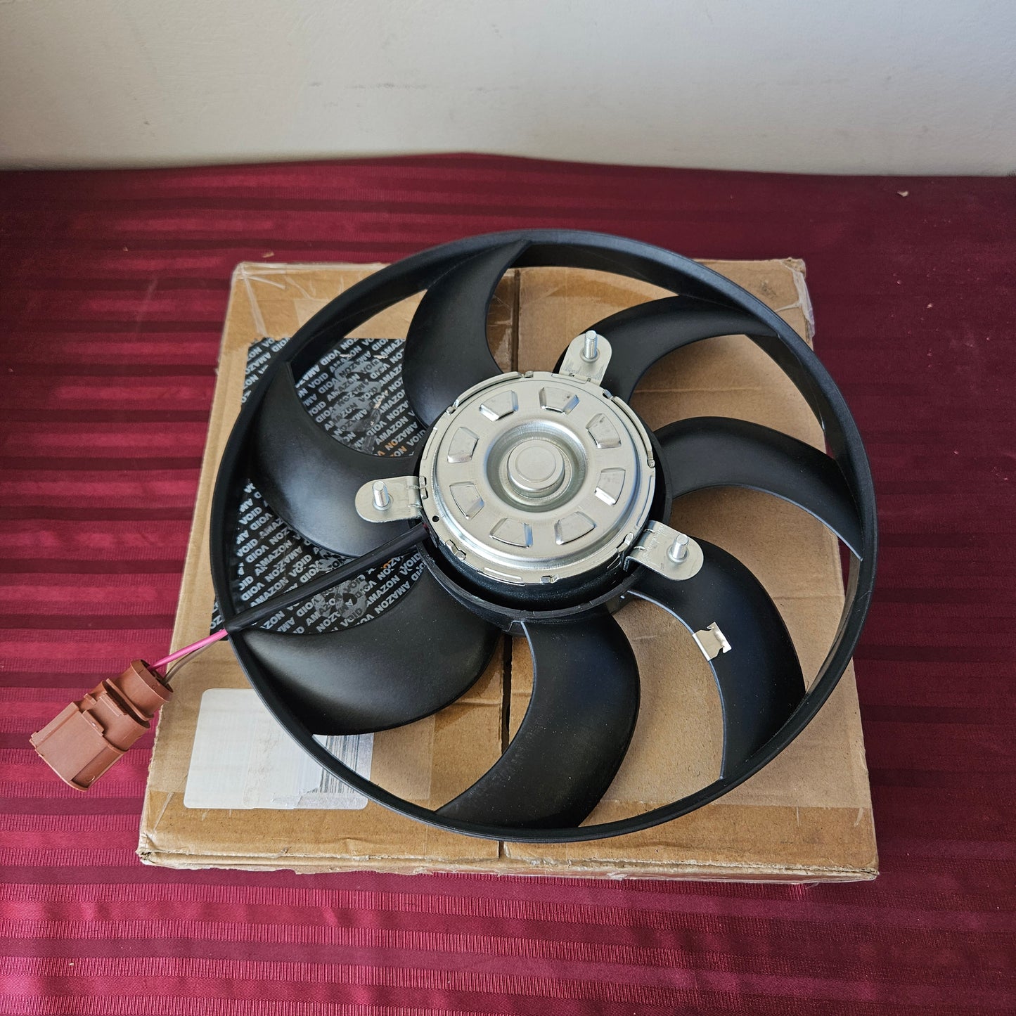 Ventilador derecho para radiador VW Jetta 2005-2014 - WFLNHB (Nuevo, caja abierta)