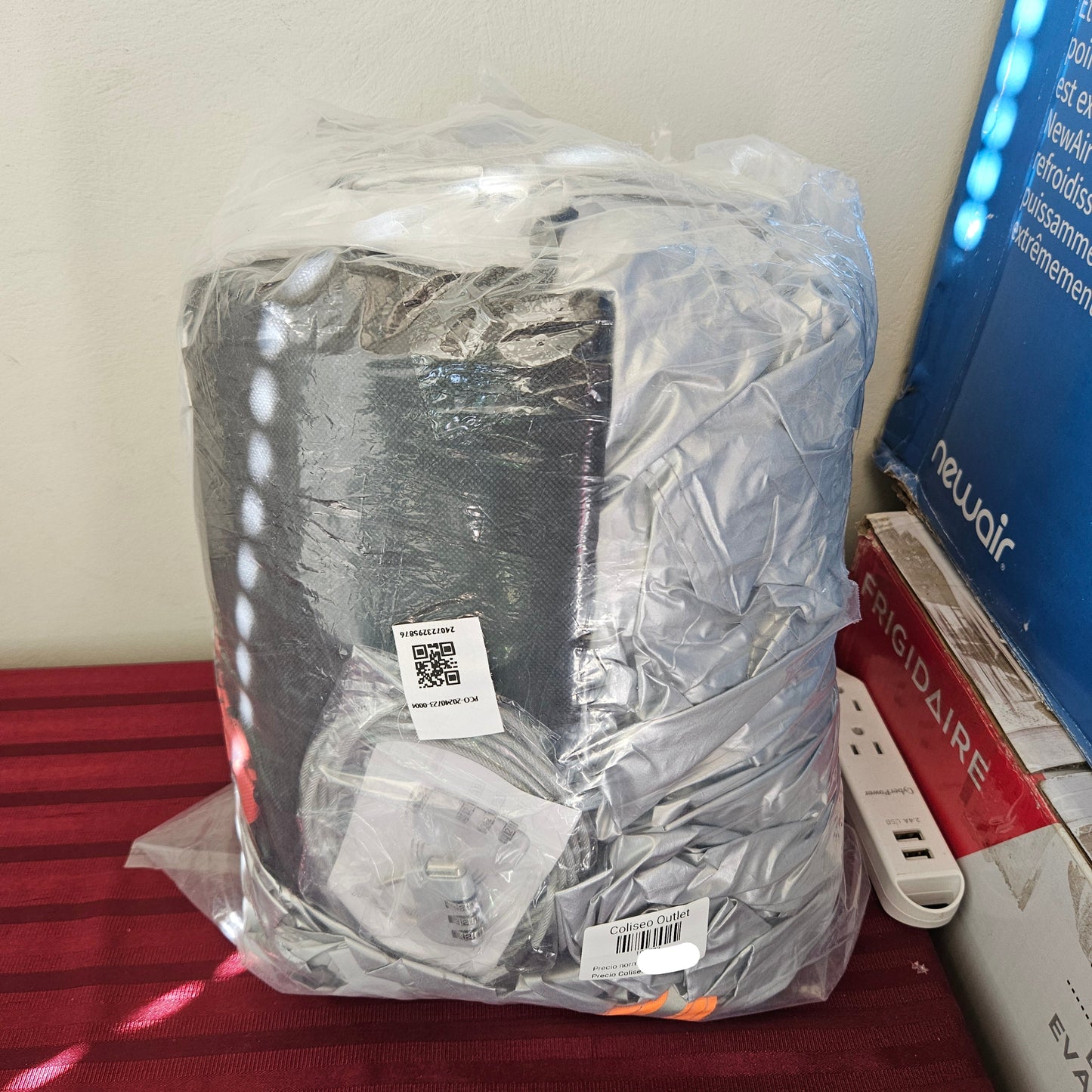 Cubierta para automóvil sedán de 186"-193" - Kayme (Nuevo, empaque abierto)
