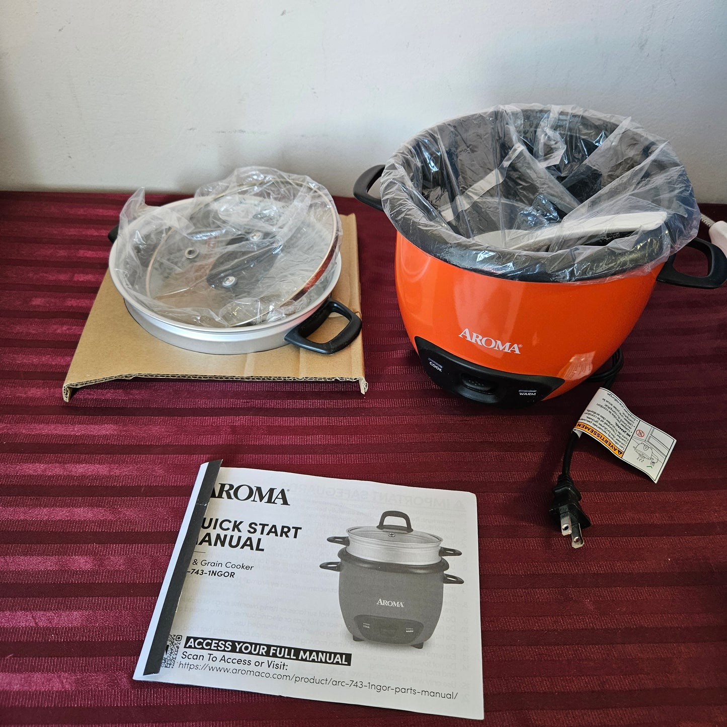 Arrocera y vaporera color naranja de 6 tazas de arroz cocido - Aroma (Nuevo, caja abierta)