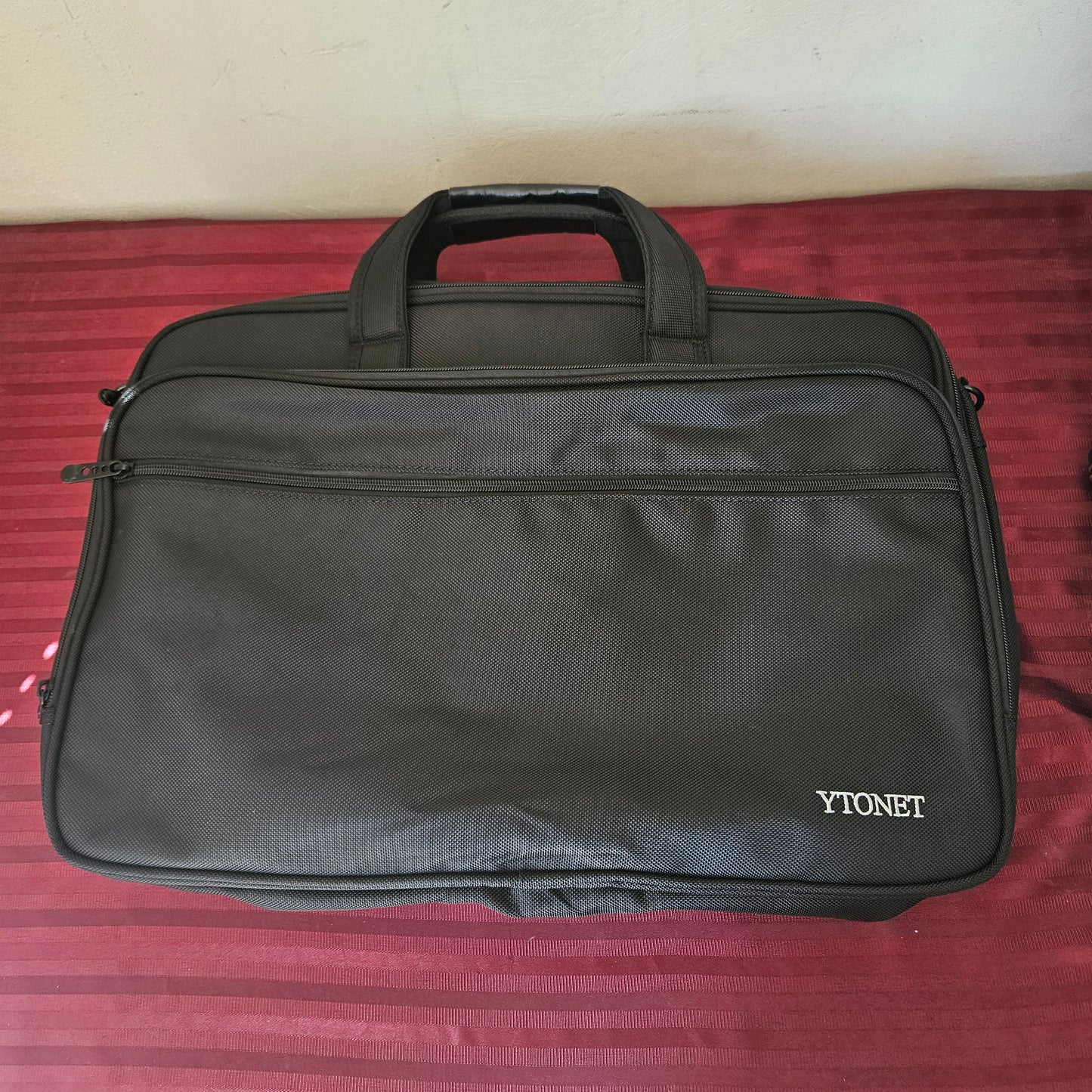 Maletín negro con correa para laptop de hasta 18" - Ytonet (Nuevo)