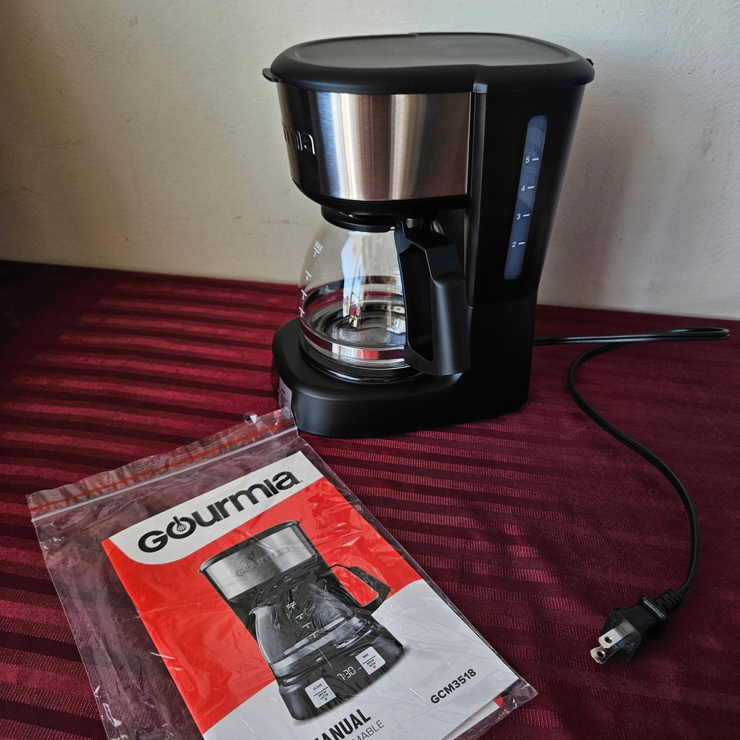 Cafetera de 5 tazas programable - Gourmia (Nuevo, caja abierta)