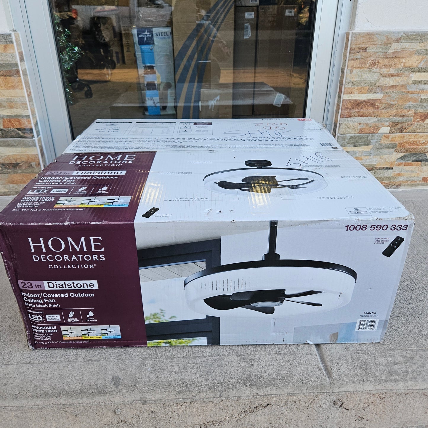 Ventilador de techo de 23" de aspas cubiertas con lámpara LED - Home Decorators Collection Dialstone (Nuevo, caja abierta)