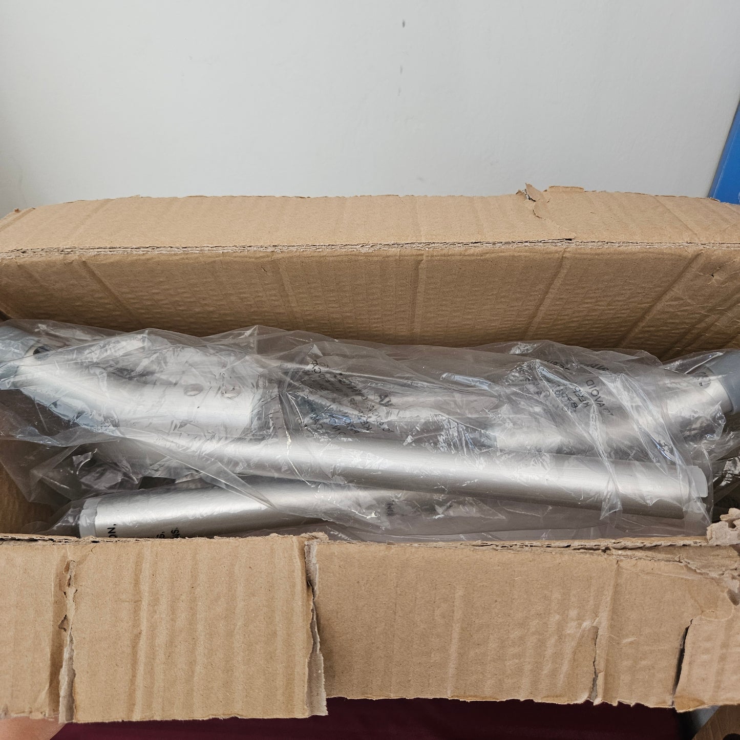Silla de ducha asiento de baño con brazos acolchados - Vaunn Medical (Nuevo, caja abierta)