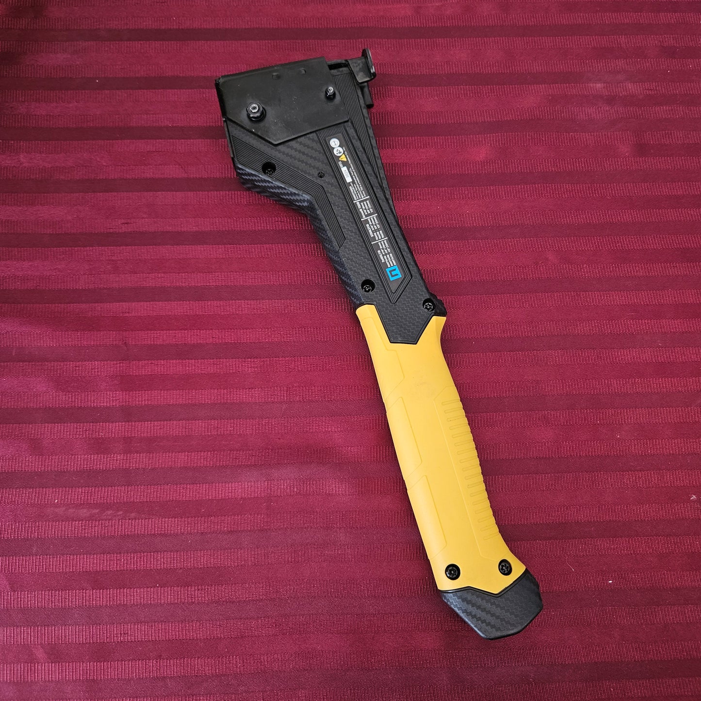 Engrapadora de martillo - DEWALT (Nuevo, sin empaque)