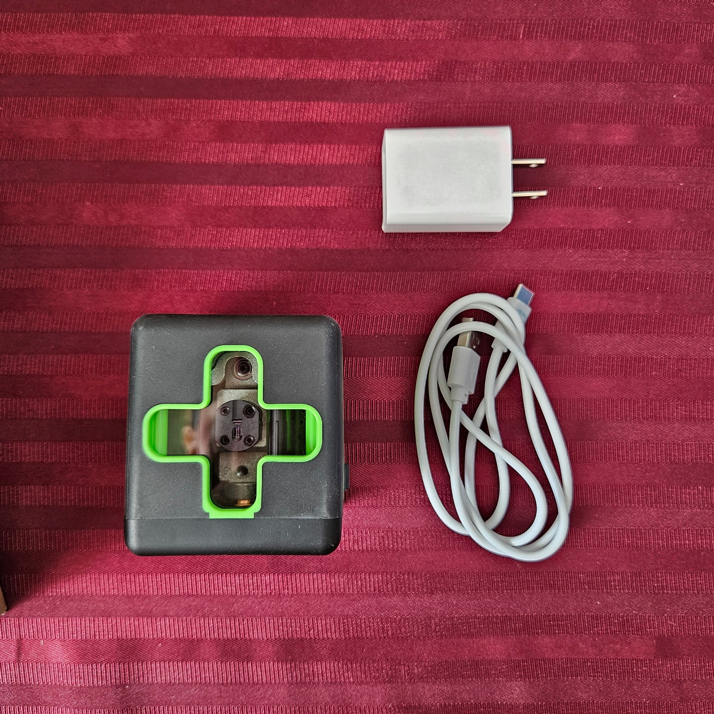 Nivel láser de línea verde cruzada 15 metros recargable - Dreyoo (Nuevo, caja abierta)