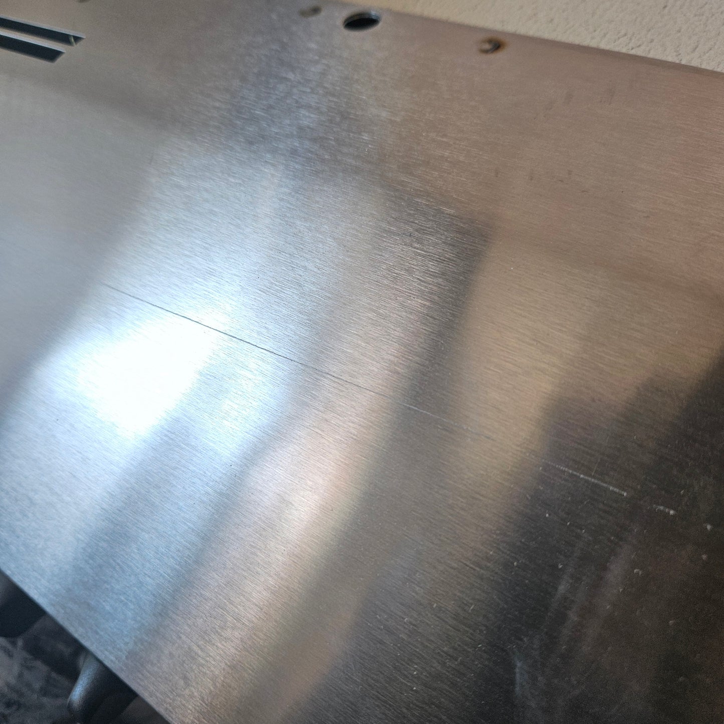 Campana de cocina de 30" convertible con extractor y luz de acero inoxidable - NuTone AR1 Series (Nuevo, pequeño detalle estético)