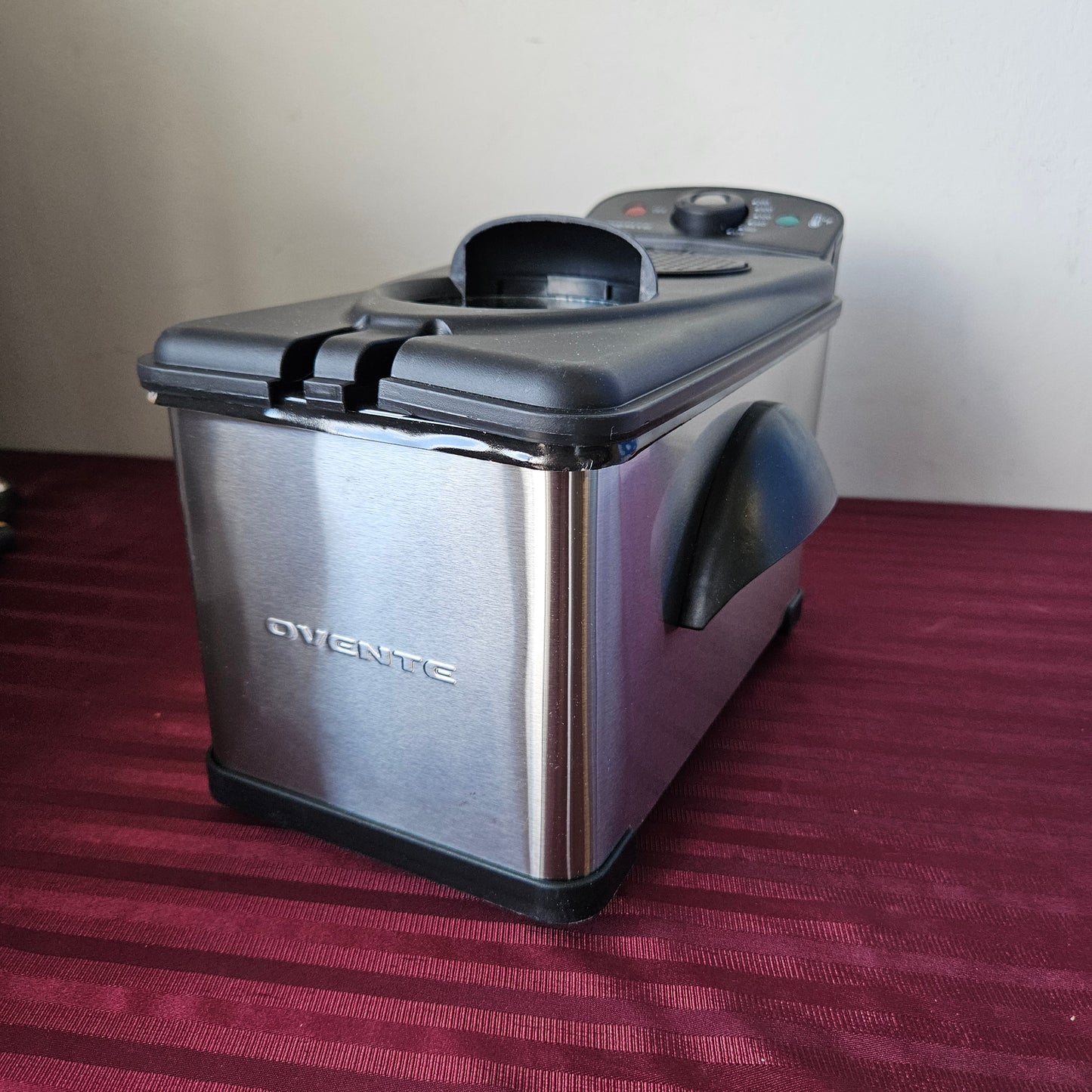 Freidora de aceite de 2 litros de acero inoxidable - OVENTE (Nuevo, caja abierta)