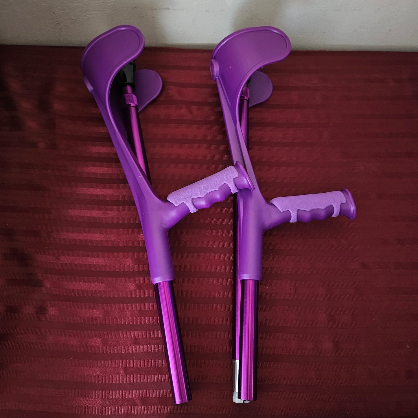 Par de muletas plegables para antebrazo color morado - antdvao (Nuevo)