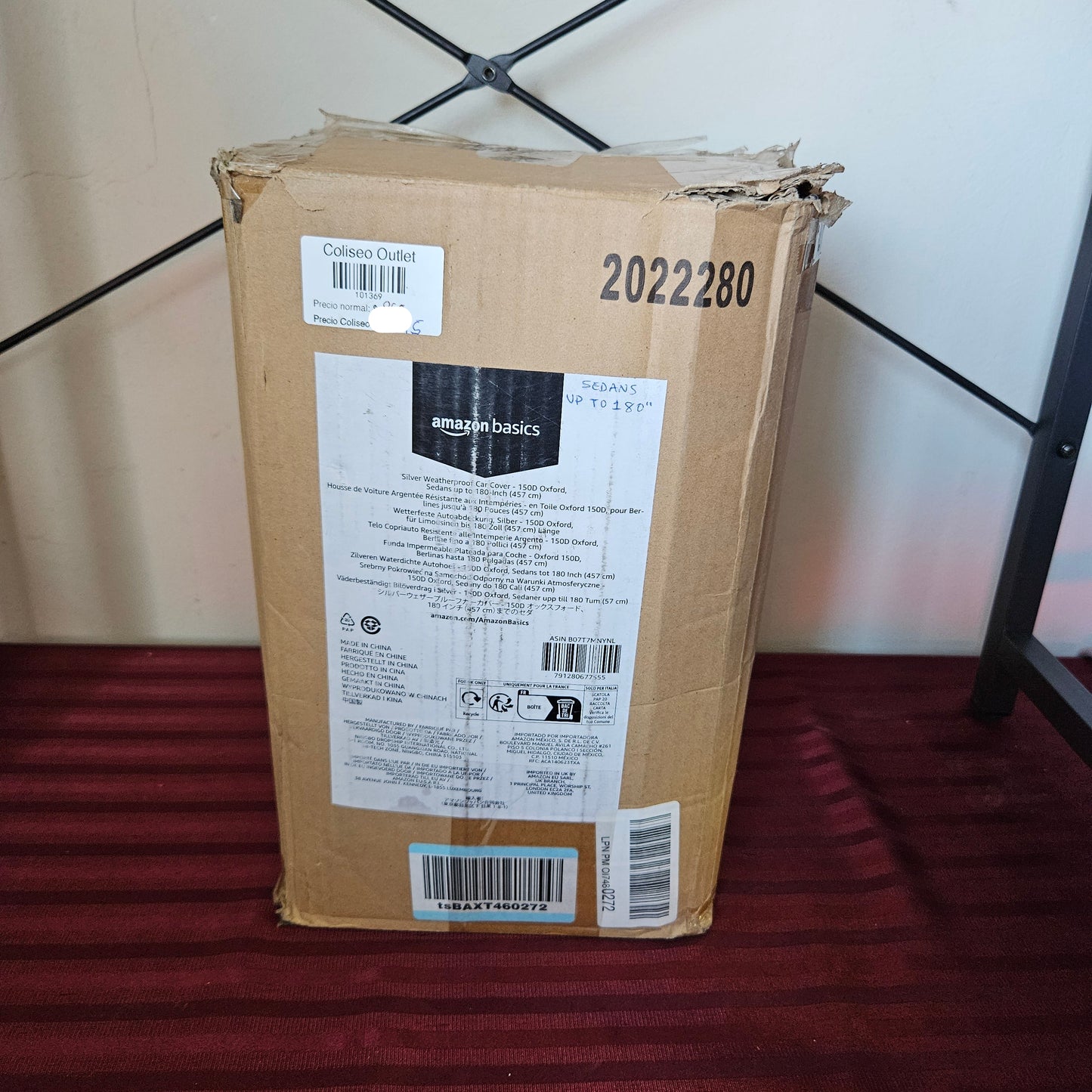 Cubierta para automóvil sedán de hasta 180" - Amazon Basics (Nuevo, caja abierta)