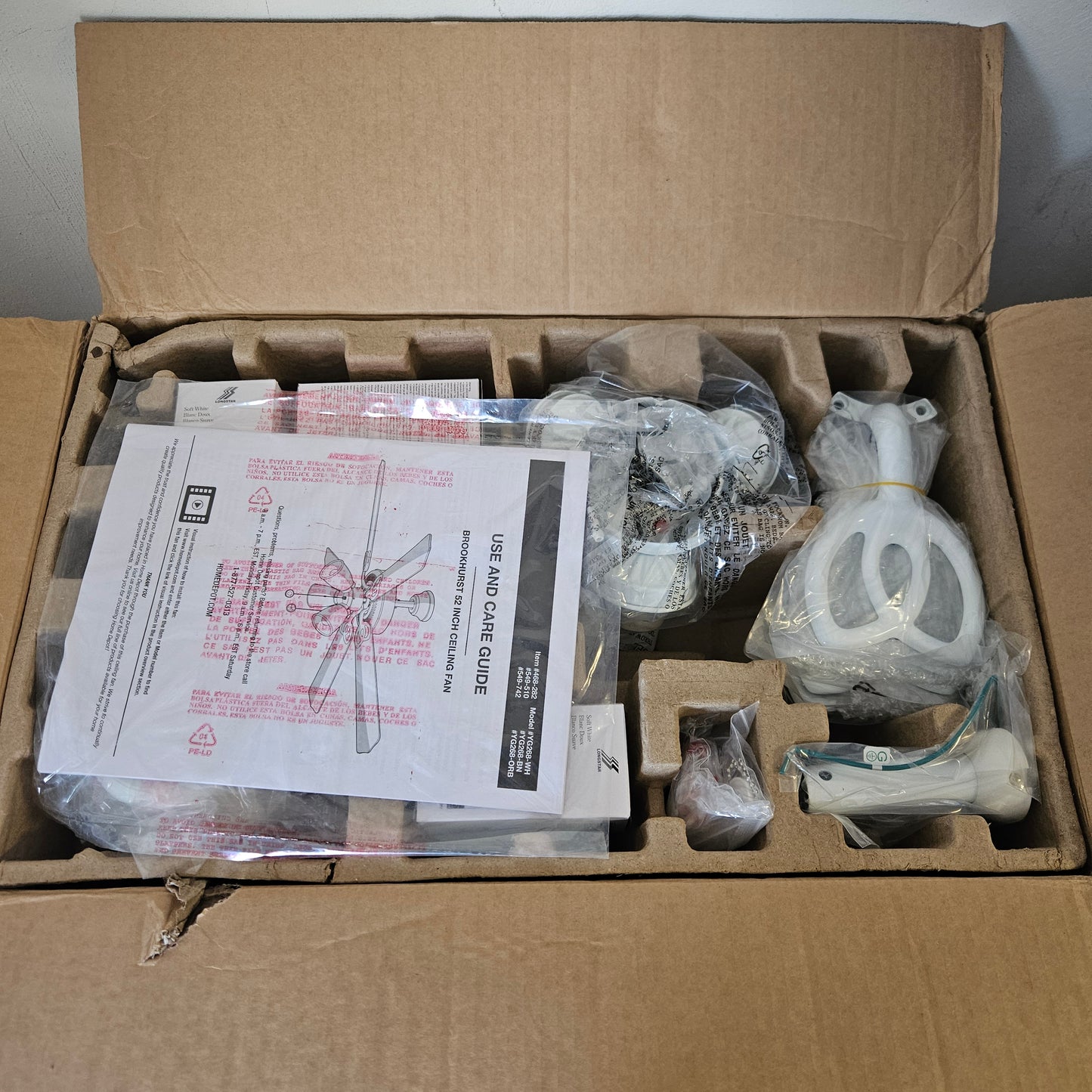 Ventilador de techo LED de 52" - Brookhurst (Nuevo, caja abierta)
