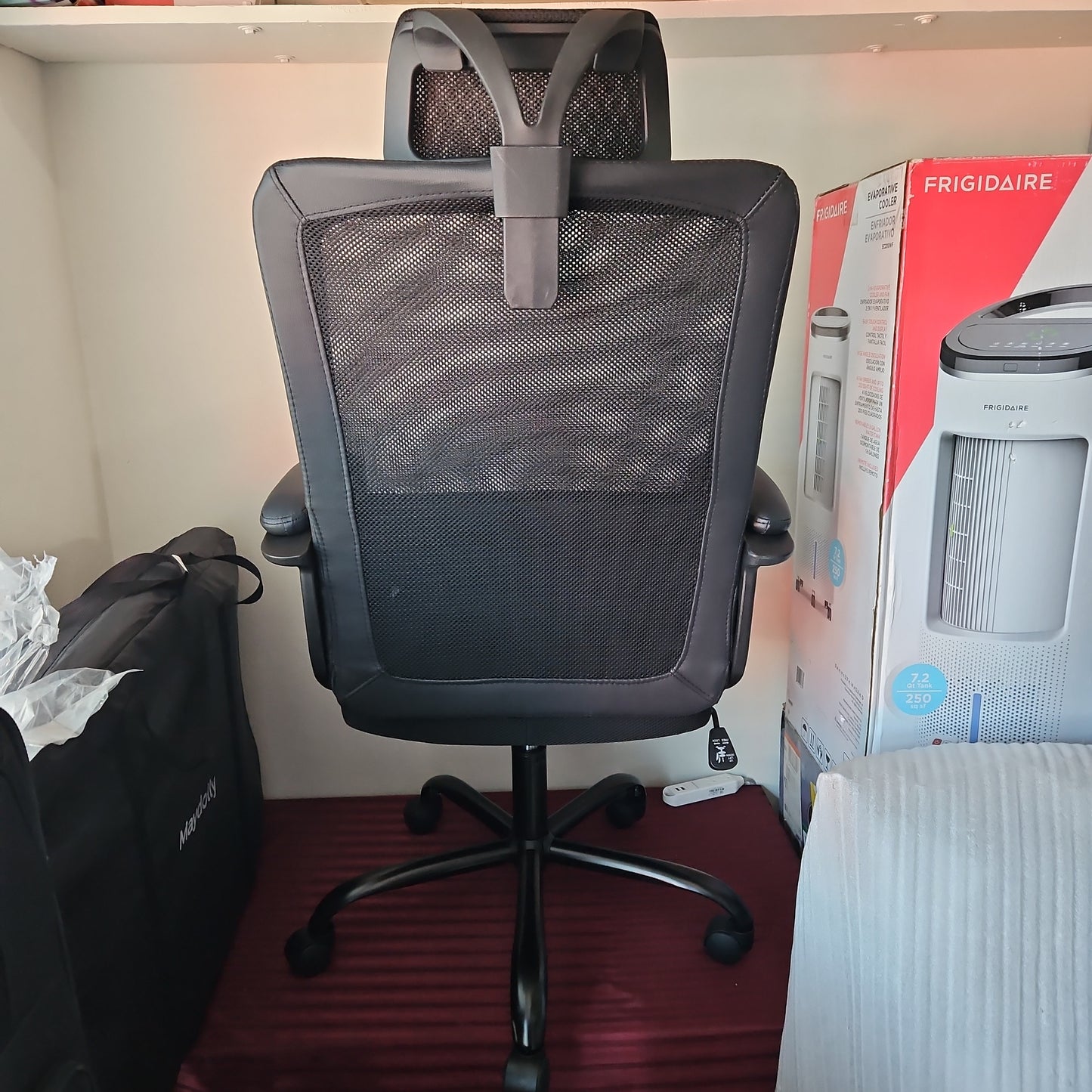 Silla para oficina ergonómica con cabezal color negro (Nuevo)