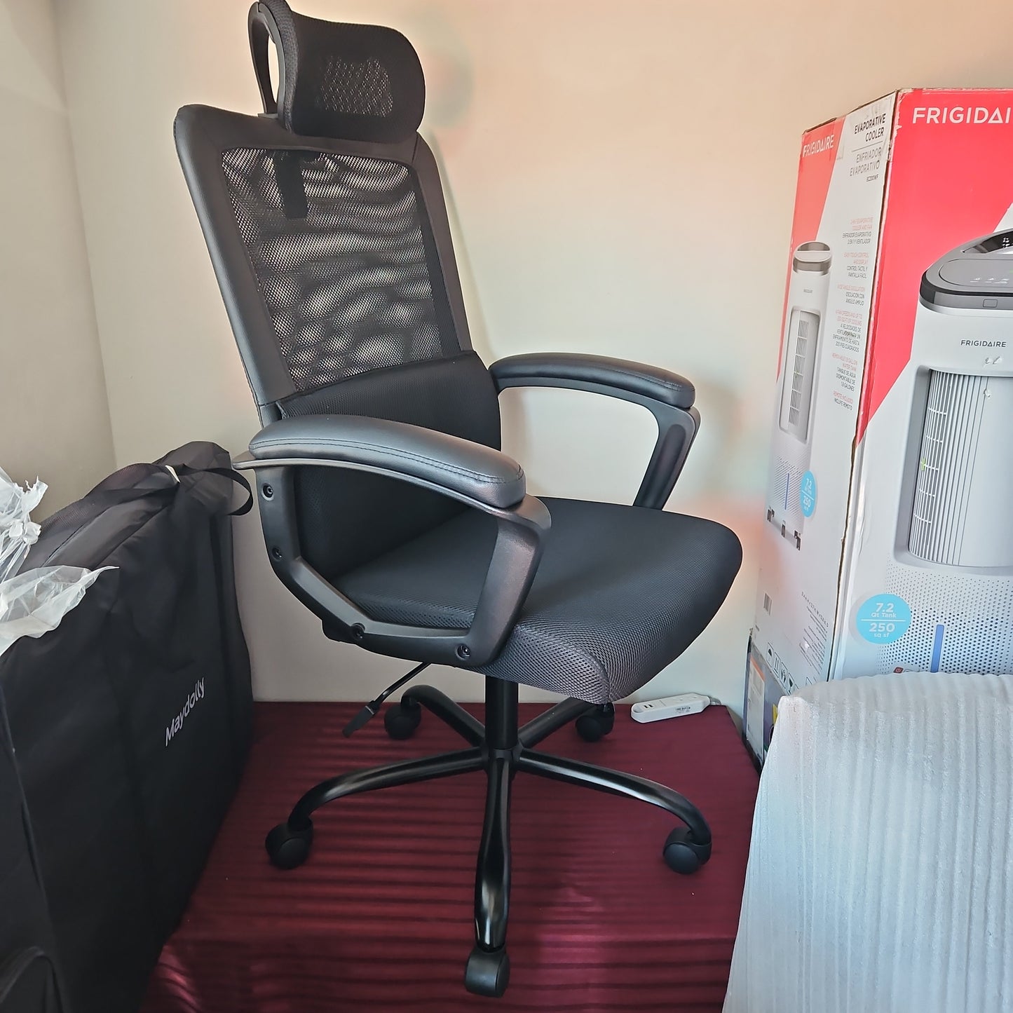 Silla para oficina ergonómica con cabezal color negro (Nuevo)