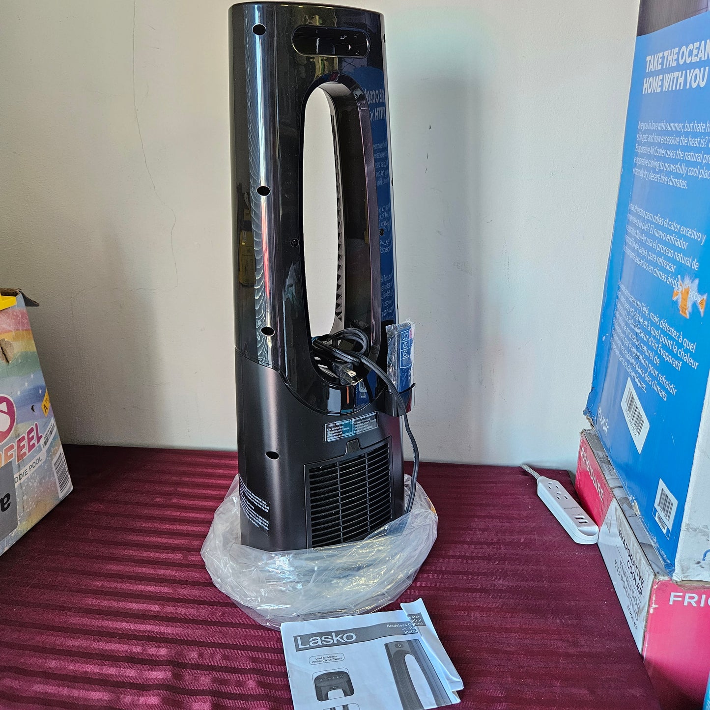 Calefactor cerámico eléctrico seguro sin aspas color negro - Lasko (Nuevo, caja abierta)
