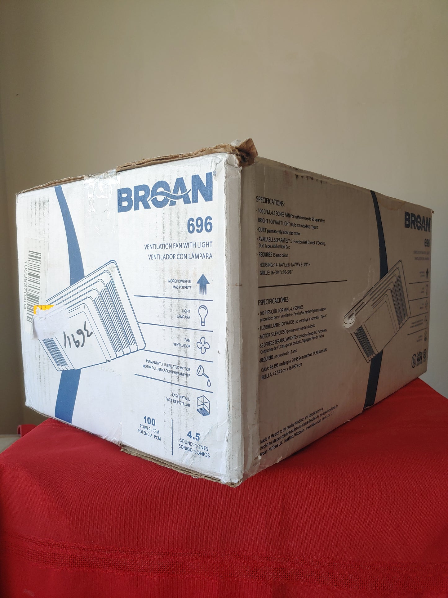 Extractor 100 pies cúbicos con lámpara - Broan (Nuevo, caja abierta)