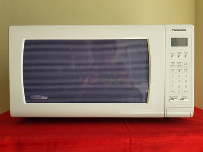 Horno microondas 1.6 pies cúbicos Inverter - Panasonic (Nuevo, sin caja)