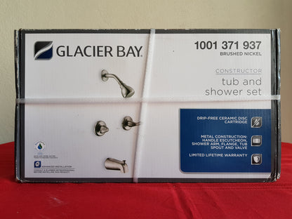 Juego de llaves con regadera para baño - Glacier Bay (Nuevo)