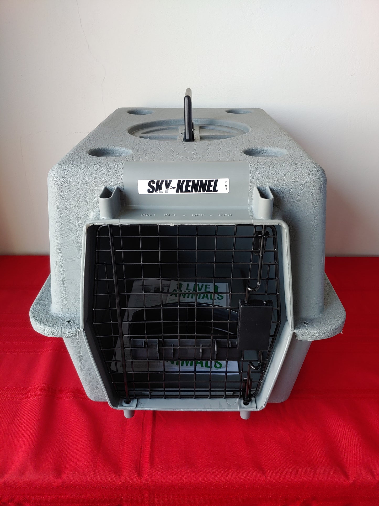 Transportadora para mascotas de 21" - Petmate Sky Kennel (Nuevo)