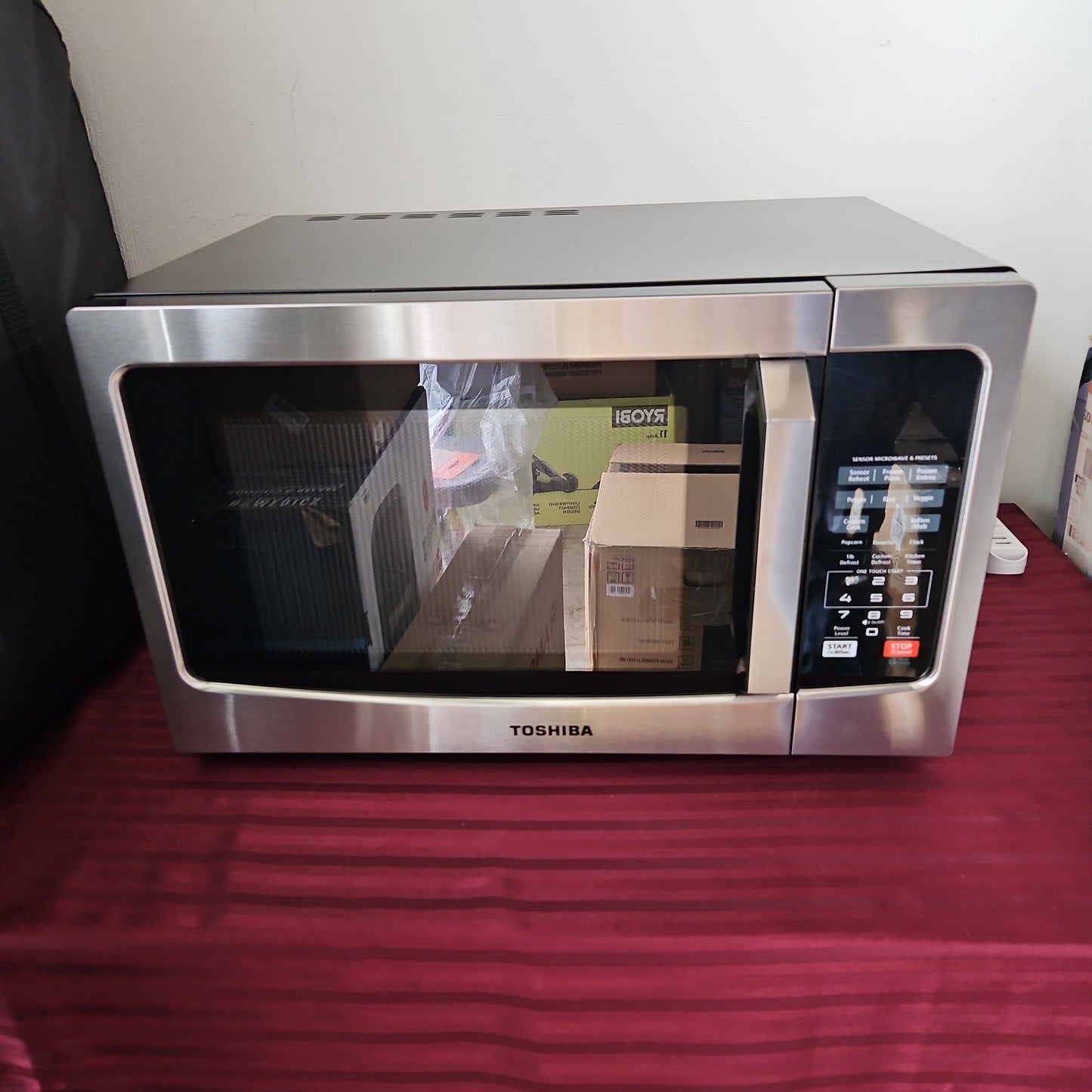 Horno microondas 1.2 pies cúbicos - Toshiba (Nuevo, caja abierta)