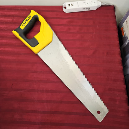 Serrucho de 15" para madera con mango de plástico - Stanley (Seminuevo, 1 solo uso)