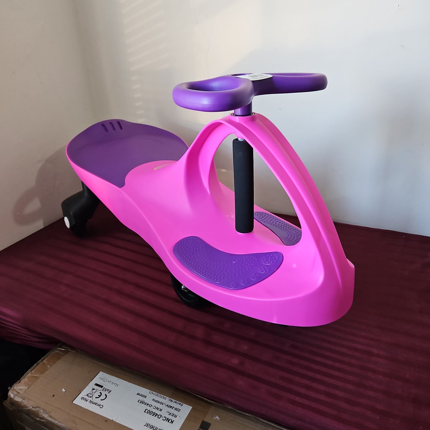 Wiggle Car Ride On Toy rosa con morado - Plasmacar (Nuevo)