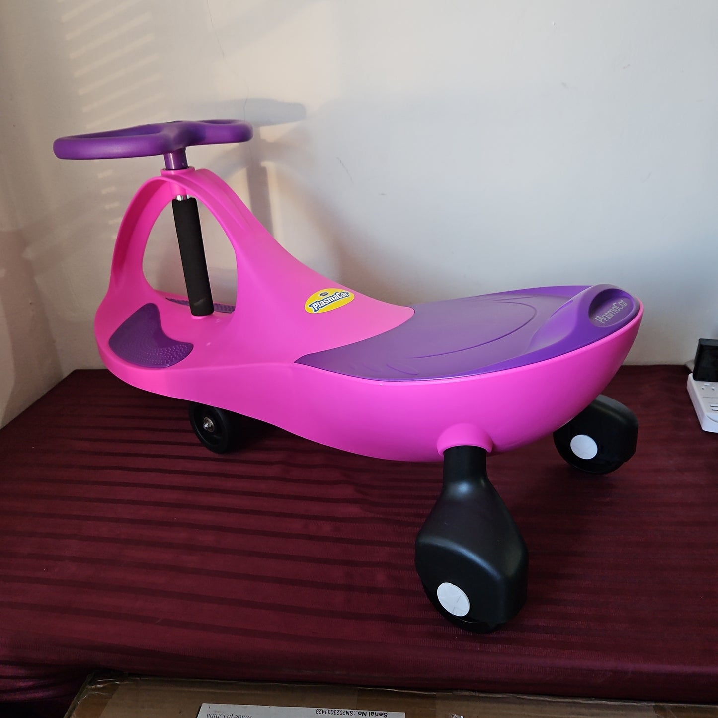 Wiggle Car Ride On Toy rosa con morado - Plasmacar (Nuevo)