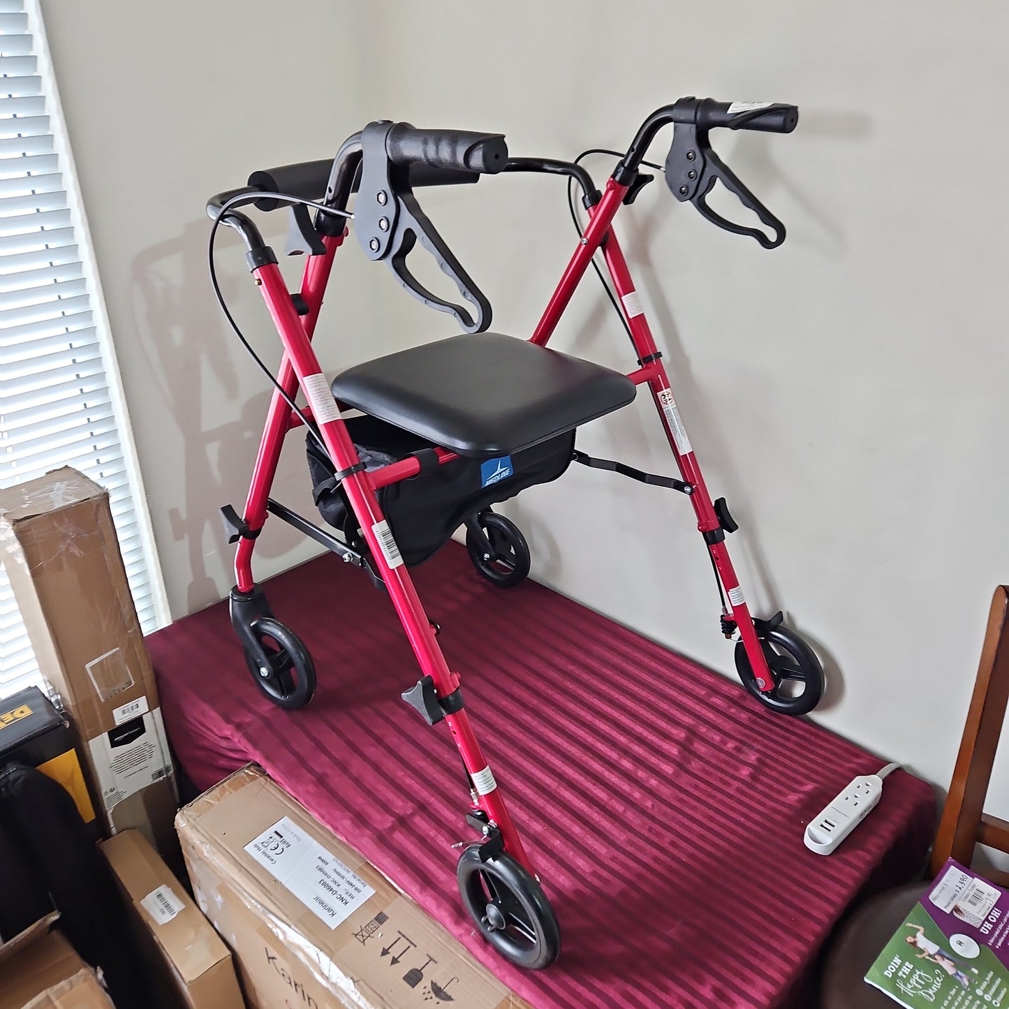 Caminadora/andadora ultraligera con asiento y ruedas de 6" plegable - Medline (Nuevo, caja abierta)